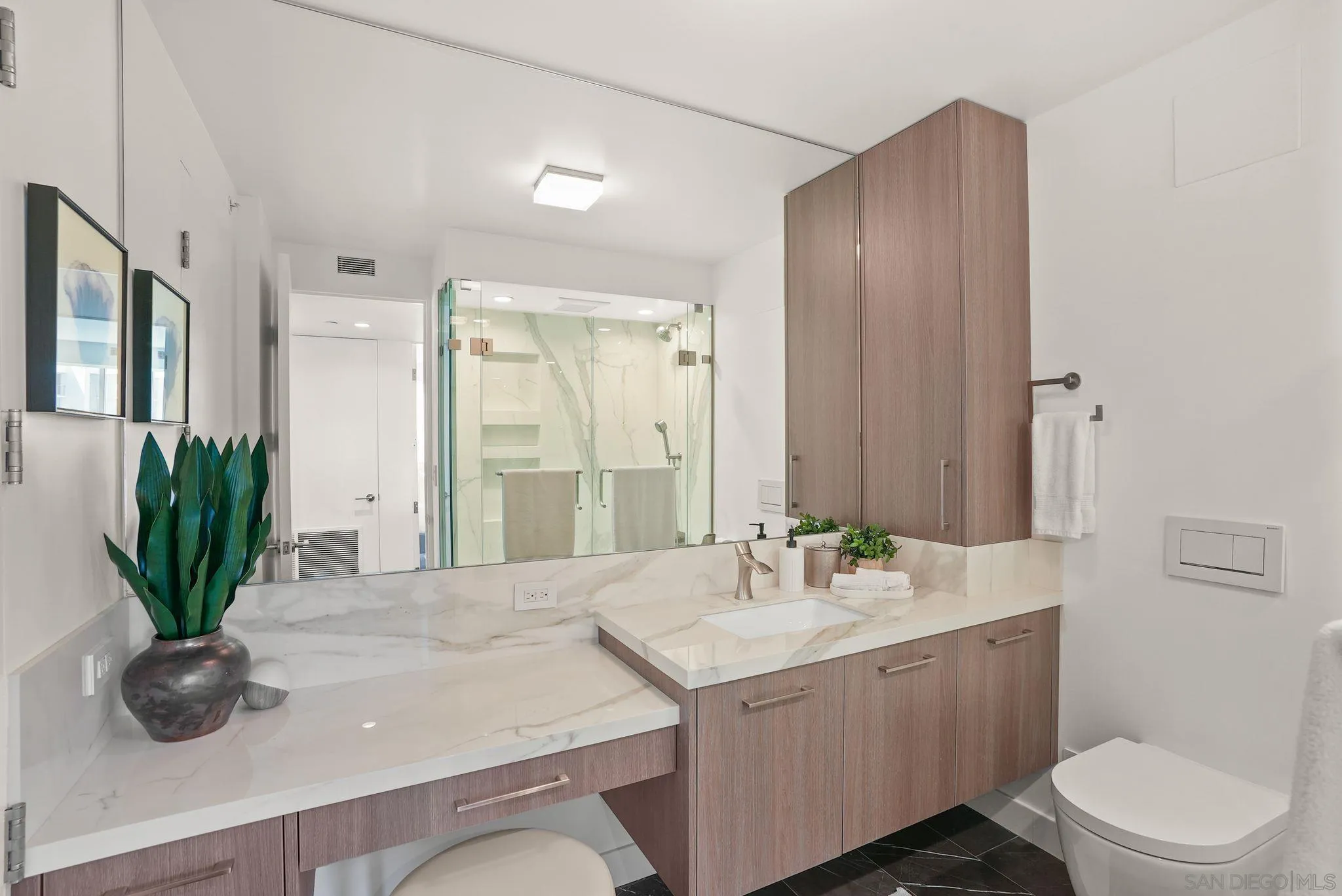 https://cdn.realtyfeed.com/cdn/127/250040950/0a4d027768c4149637d50e1b27dffff7.webp