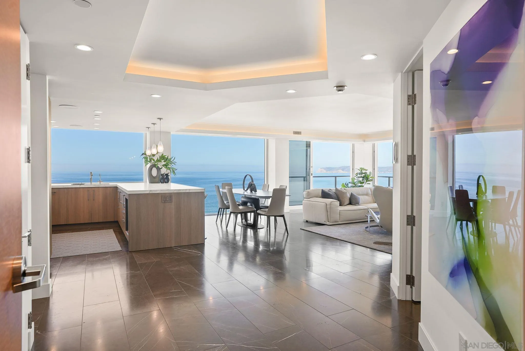 https://cdn.realtyfeed.com/cdn/127/250040950/98bd4fce3e95cf6fa00da04f708dae21.webp