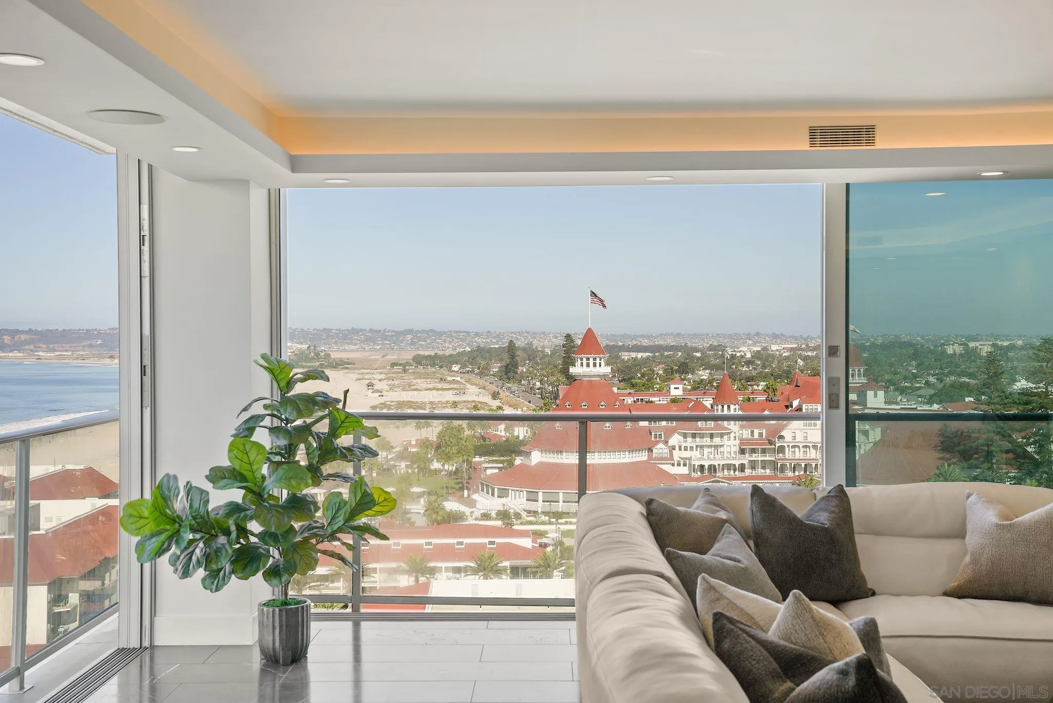 https://cdn.realtyfeed.com/cdn/127/250040950/ac1ee28ad327ad5c0ad3d5edd318b0bc.webp