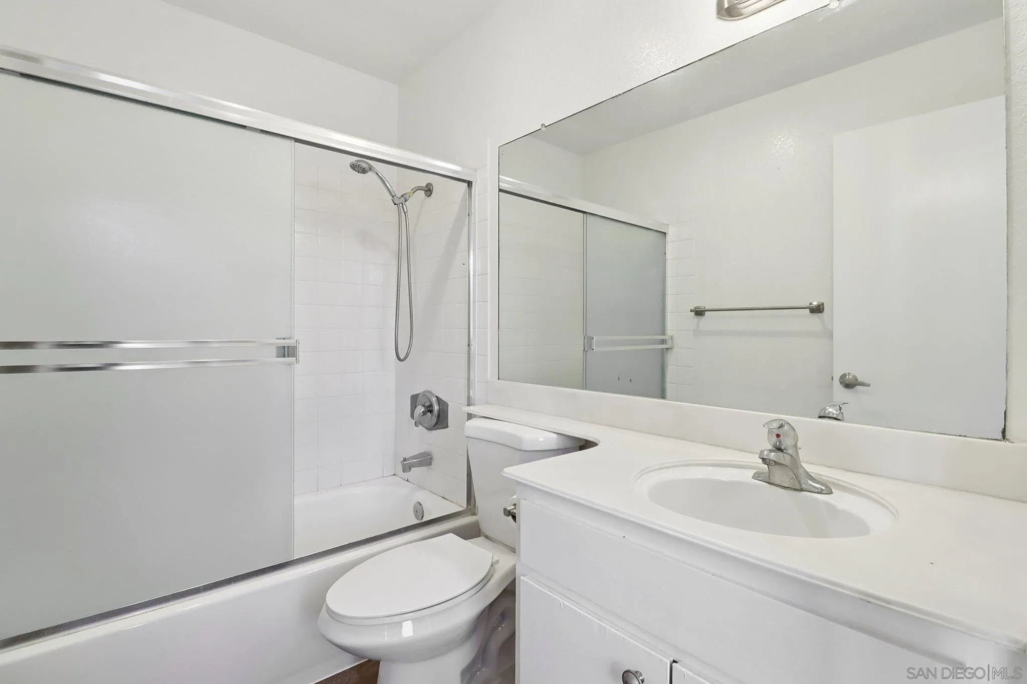 Photo #28: 250040954 Listing: Photo #28