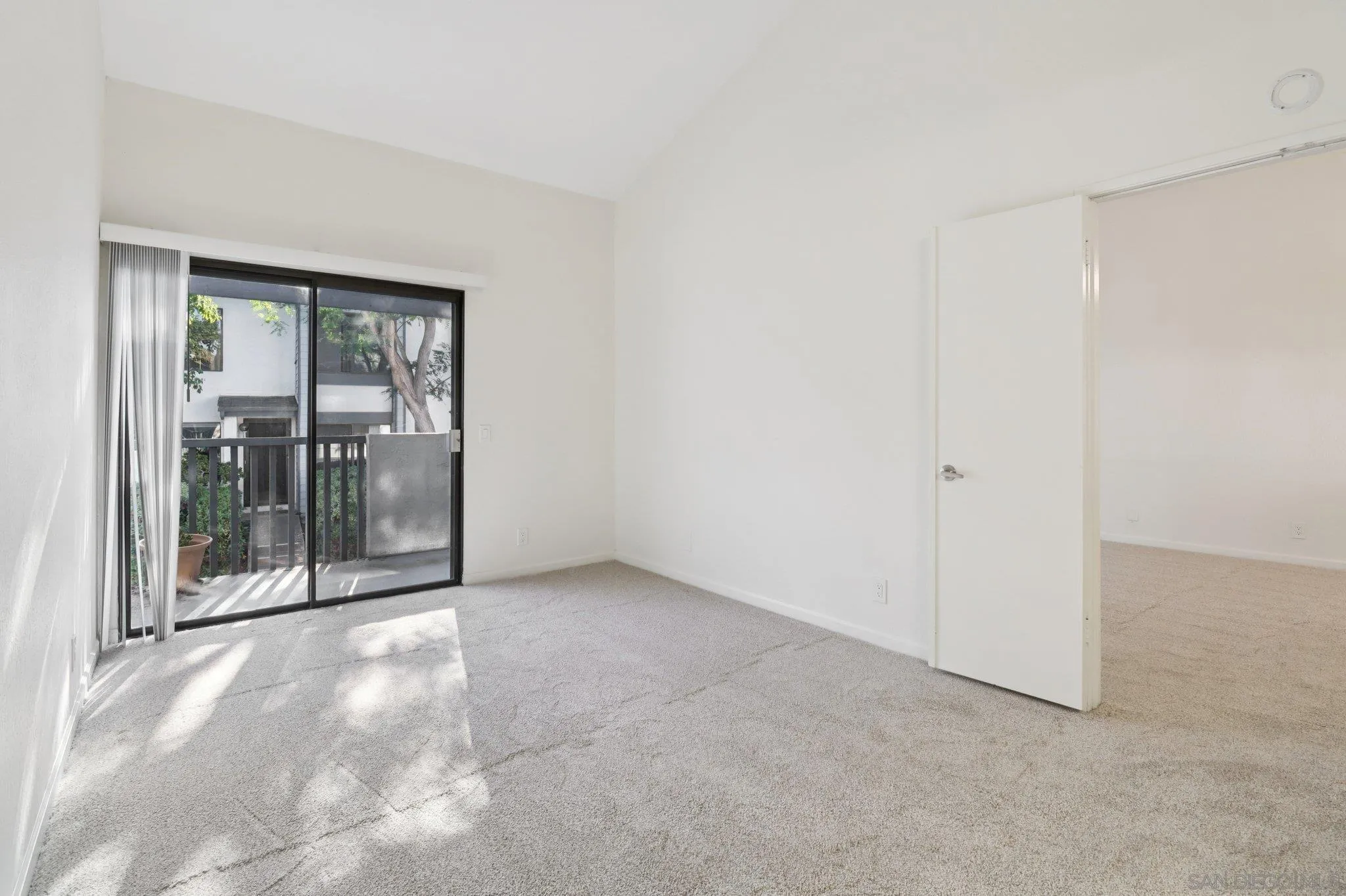 Photo #16: 250040954 Listing: Photo #16