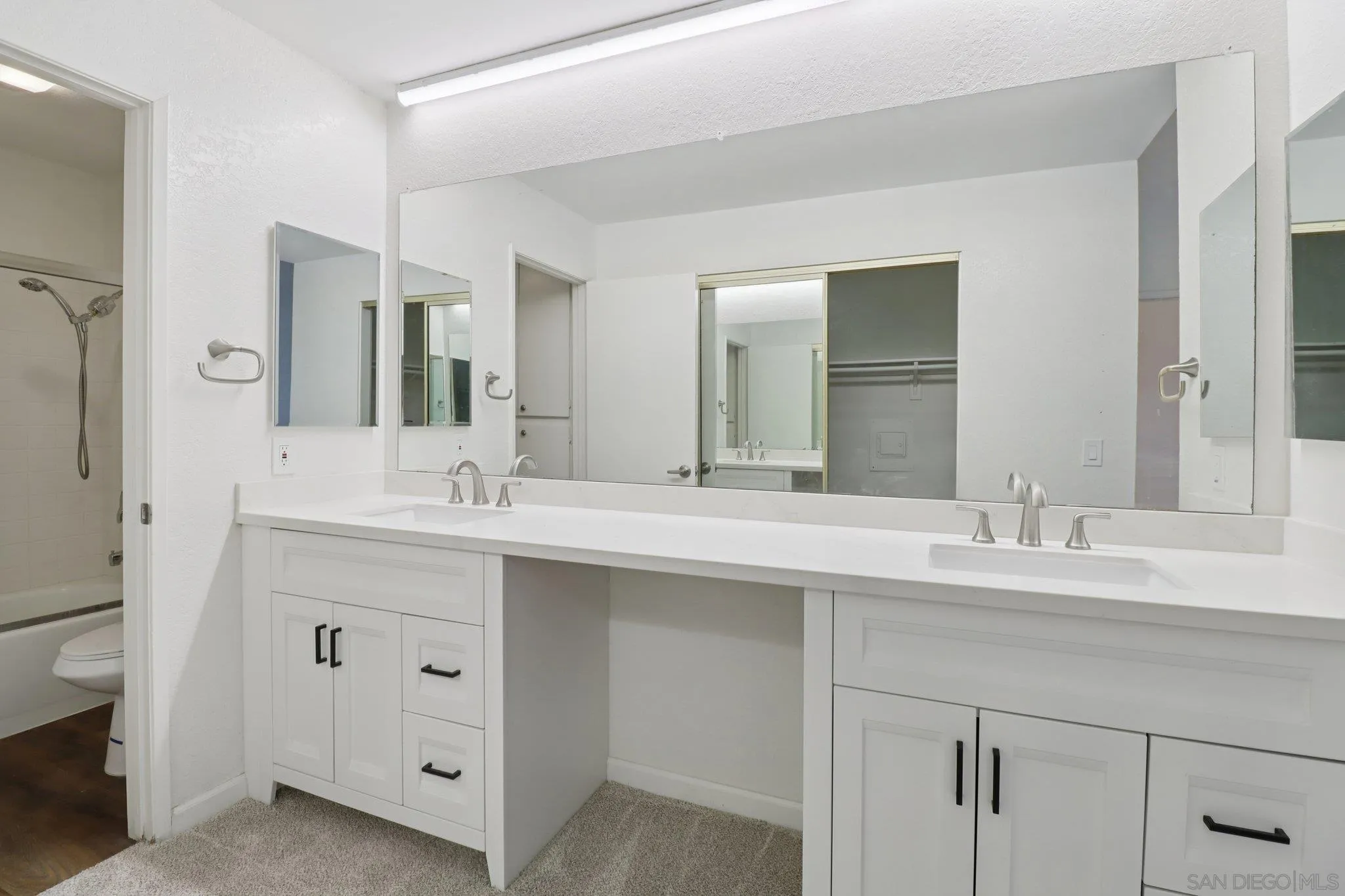 Photo #18: 250040954 Listing: Photo #18