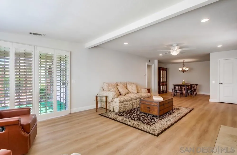 Photo #9: 250040955 Listing: Photo #9