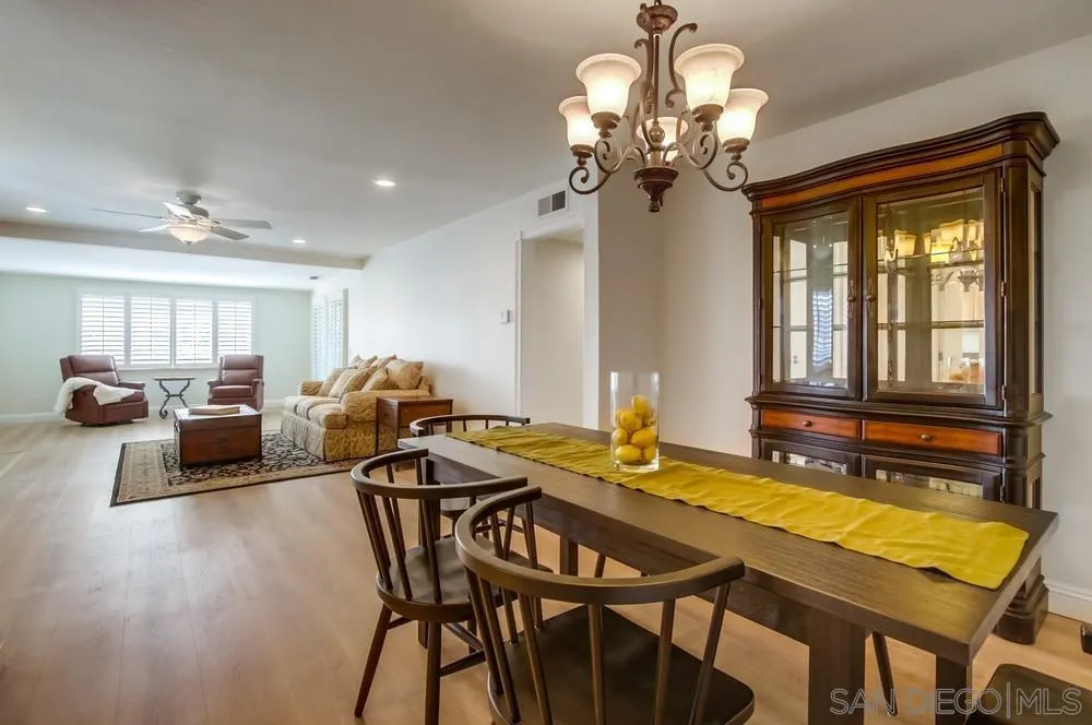 Photo #12: 250040955 Listing: Photo #12