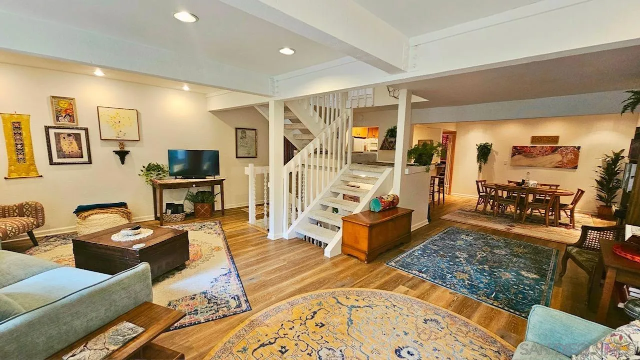 Photo #2: 250040958 Listing 