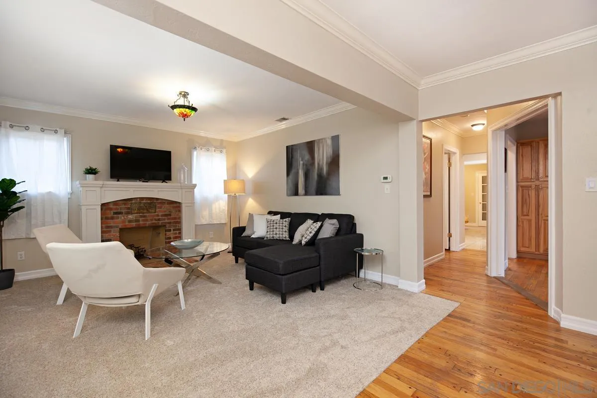 https://cdn.realtyfeed.com/cdn/127/250040960/c5a9d602b55bd724f80ee8d8e71ab99f.webp