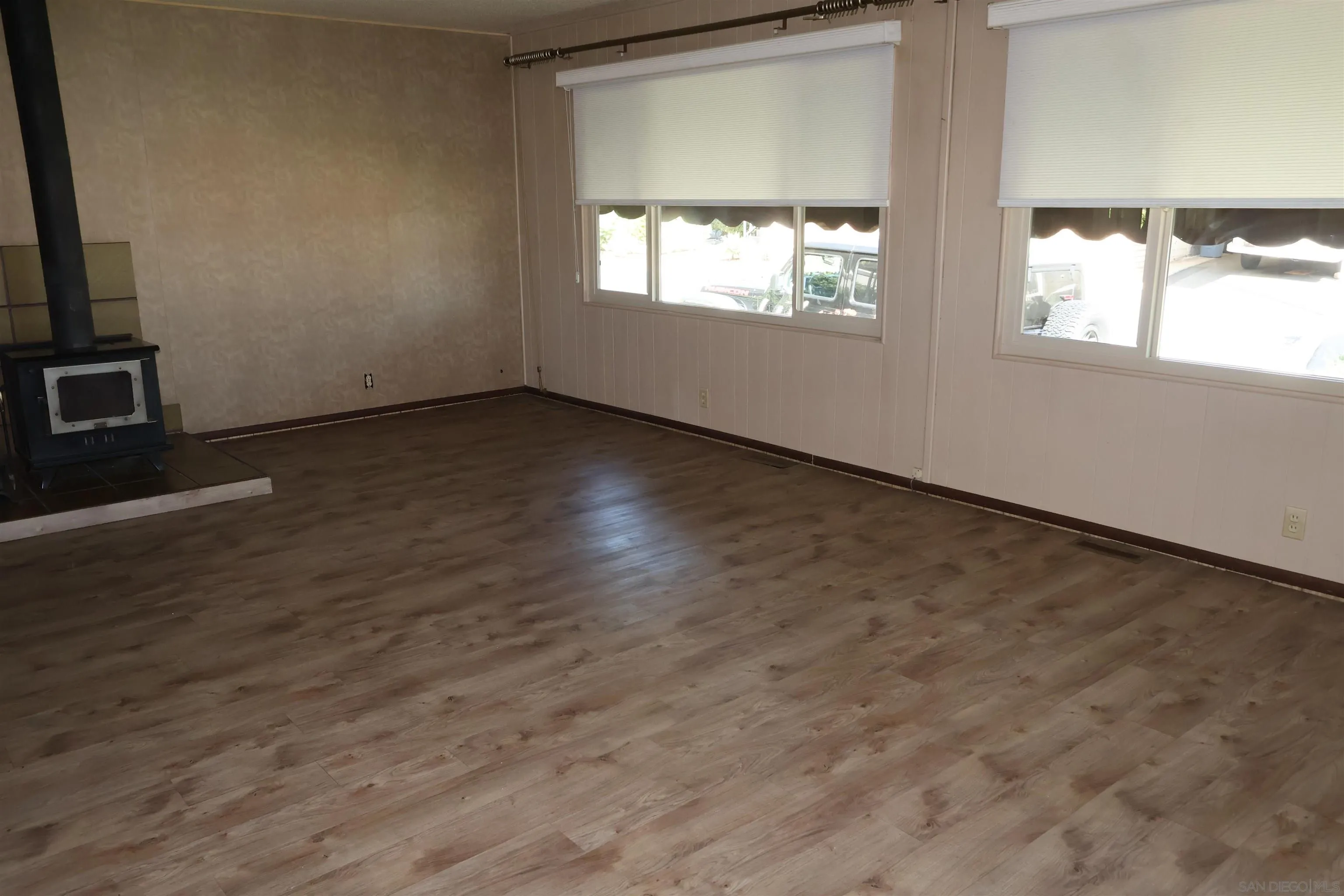 https://cdn.realtyfeed.com/cdn/127/250040963/261b0dcdb002c49e726506b1742af20e.webp