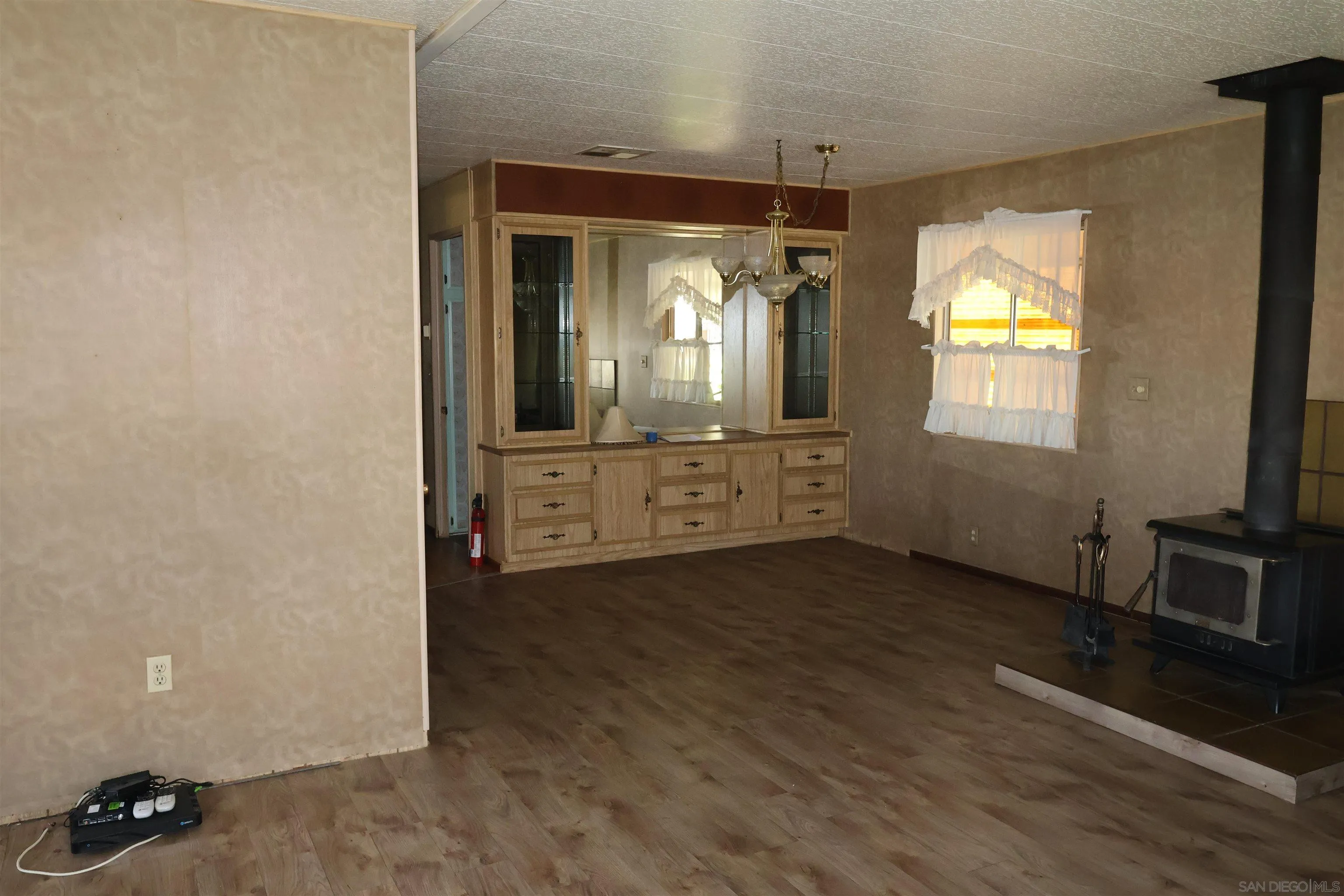 https://cdn.realtyfeed.com/cdn/127/250040963/42145554f0b1447c1e8f6d88aaffddc8.webp
