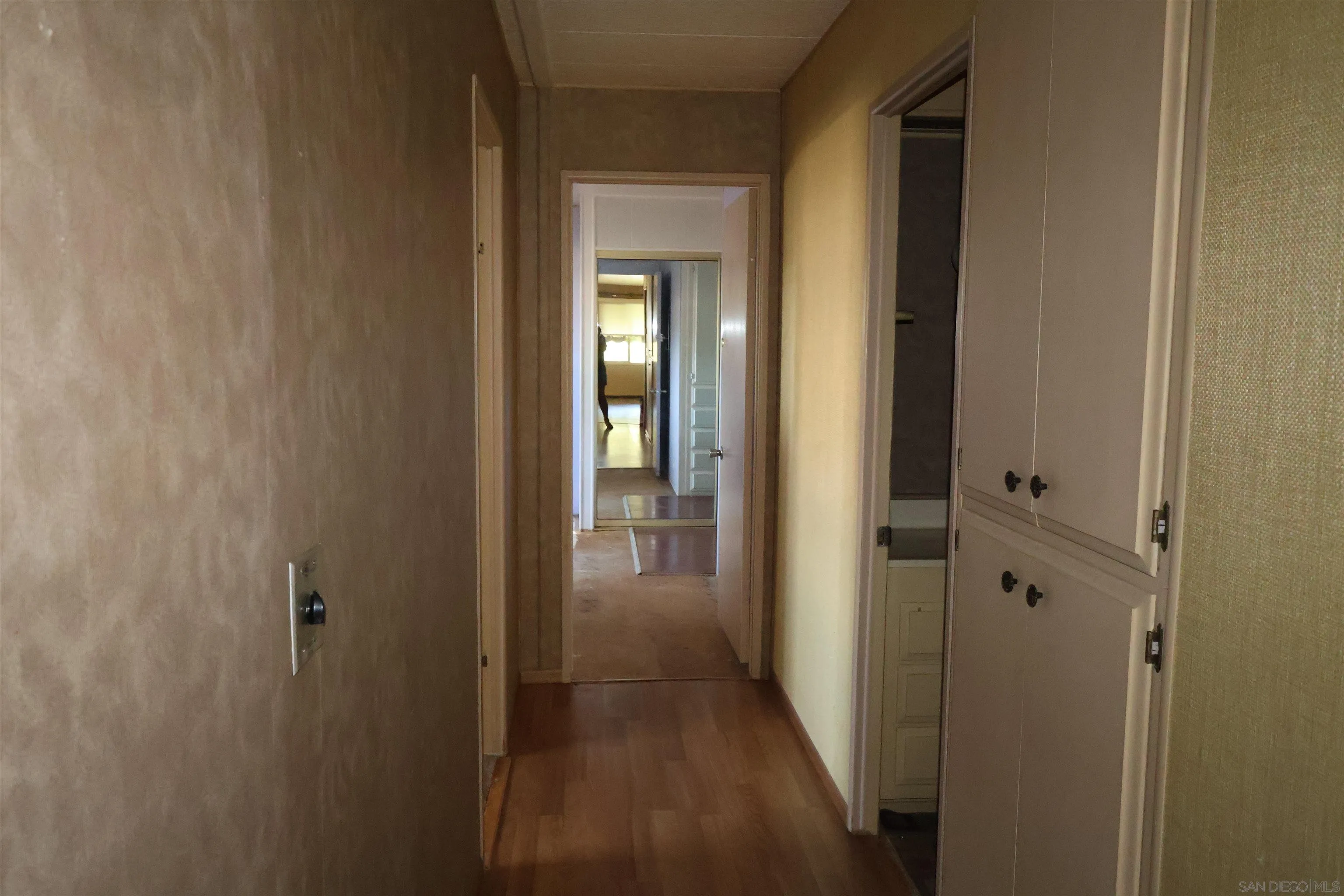 https://cdn.realtyfeed.com/cdn/127/250040963/72a12b5e31370ac2cf65bdce77fdee2a.webp