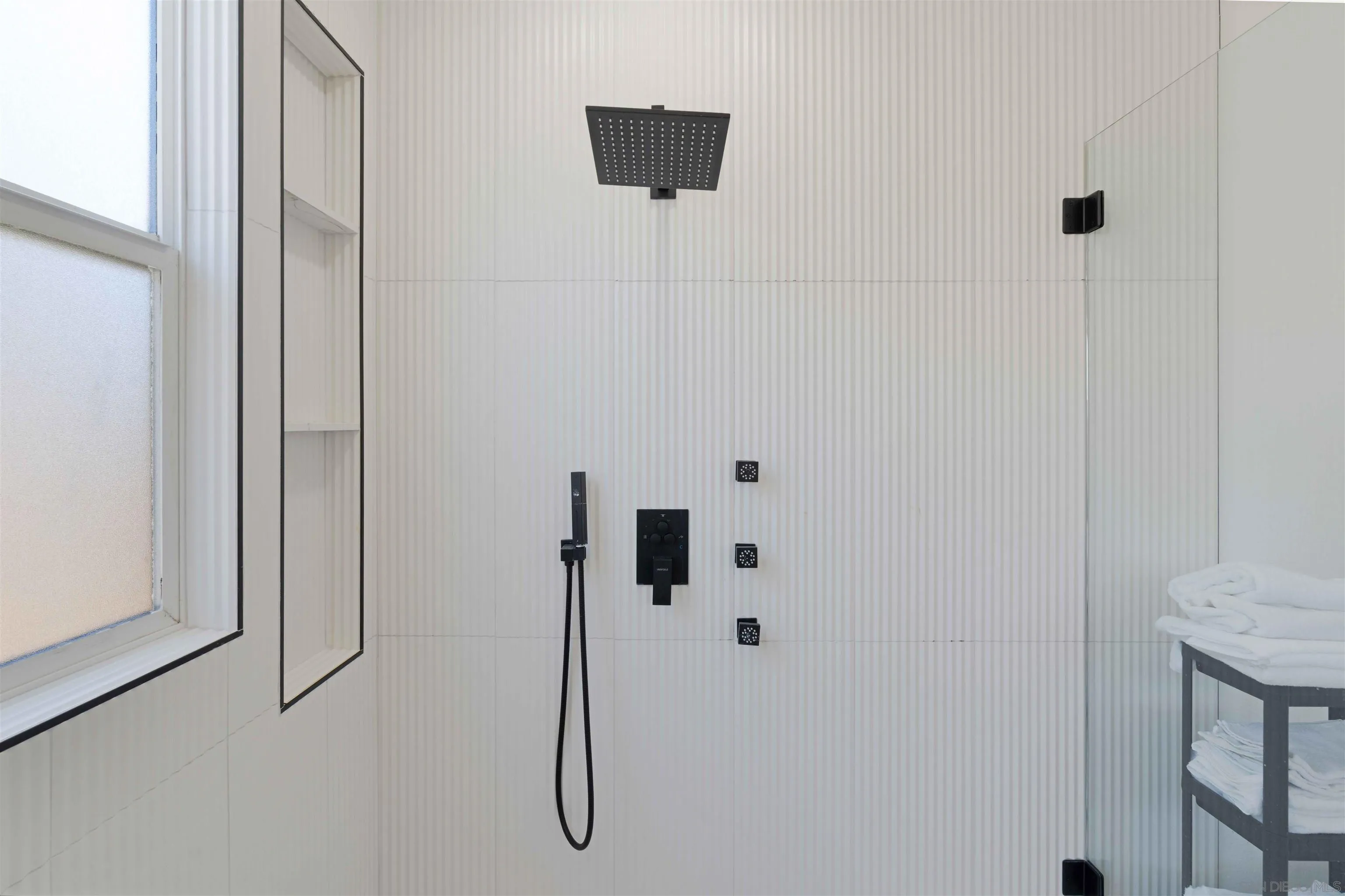 https://cdn.realtyfeed.com/cdn/127/250040965/6f0c66642f25bf1ee18c8d6cc6784e1d.webp