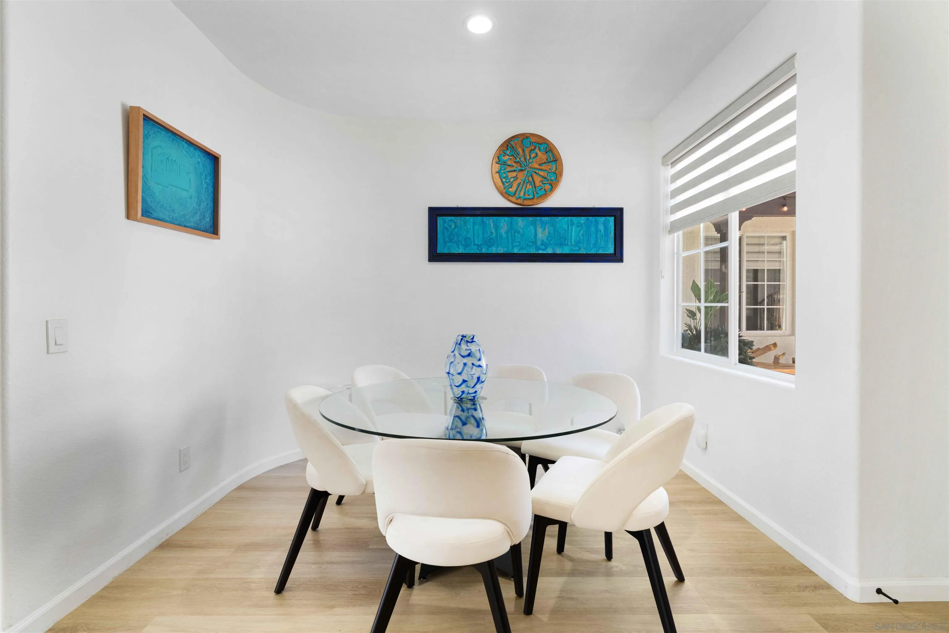https://cdn.realtyfeed.com/cdn/127/250040965/a3494d83ca5dd8079a4e7be5db8c9d22.webp
