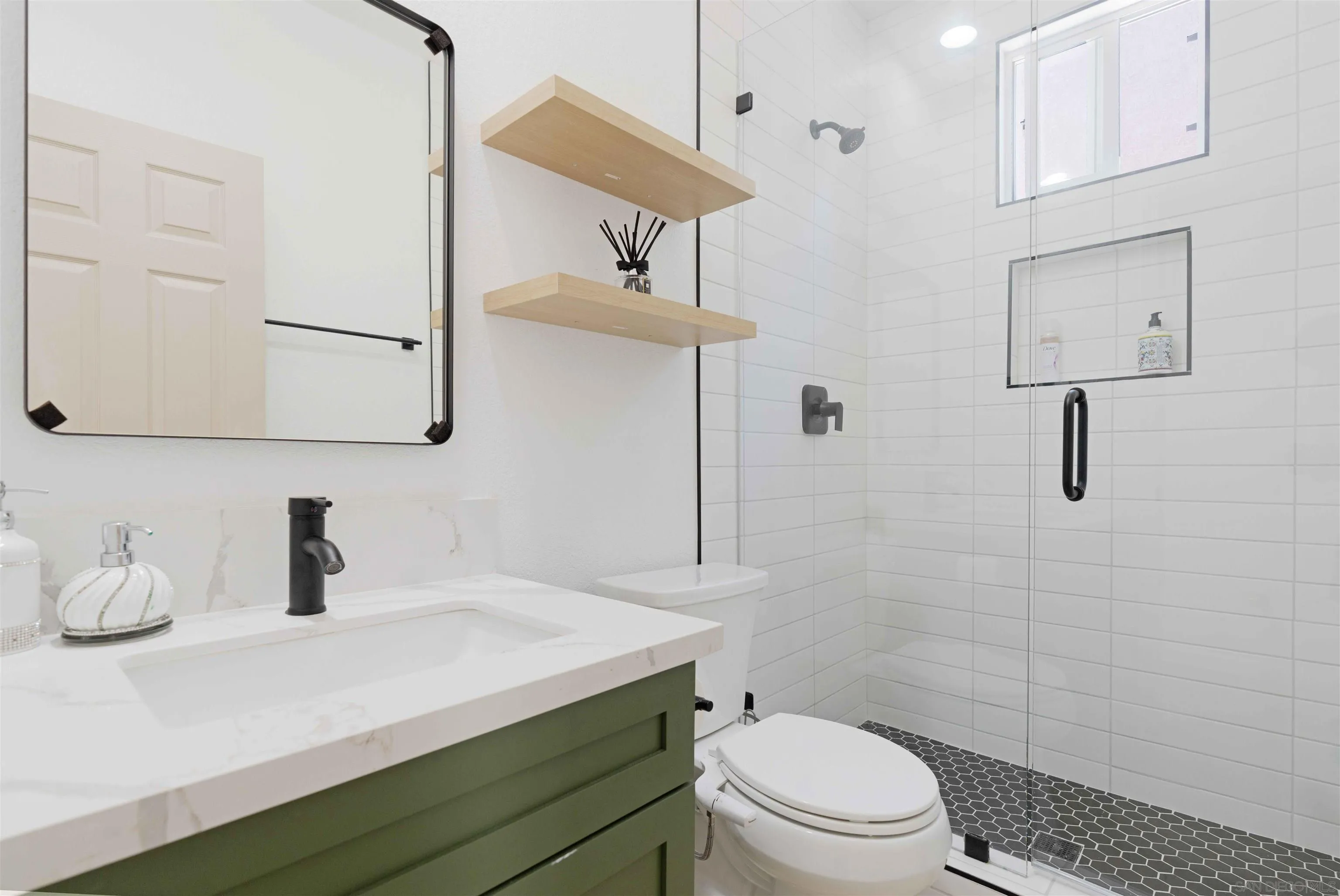 https://cdn.realtyfeed.com/cdn/127/250040965/b3d4acbc30fc2195633a751dbd0202ee.webp
