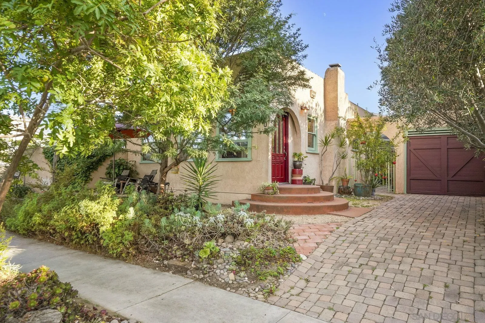 https://cdn.realtyfeed.com/cdn/127/250040972/b67ecf4964f5768730172a4ba3541a64.webp