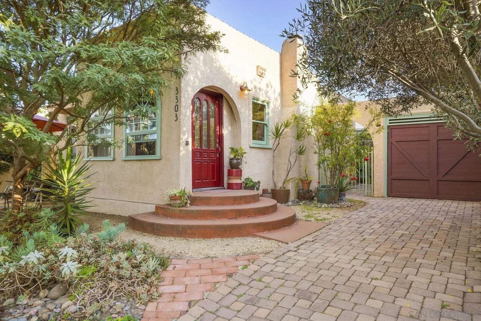 https://cdn.realtyfeed.com/cdn/127/250040972/dc65b4c62b07343e92c44c09029039b2.webp