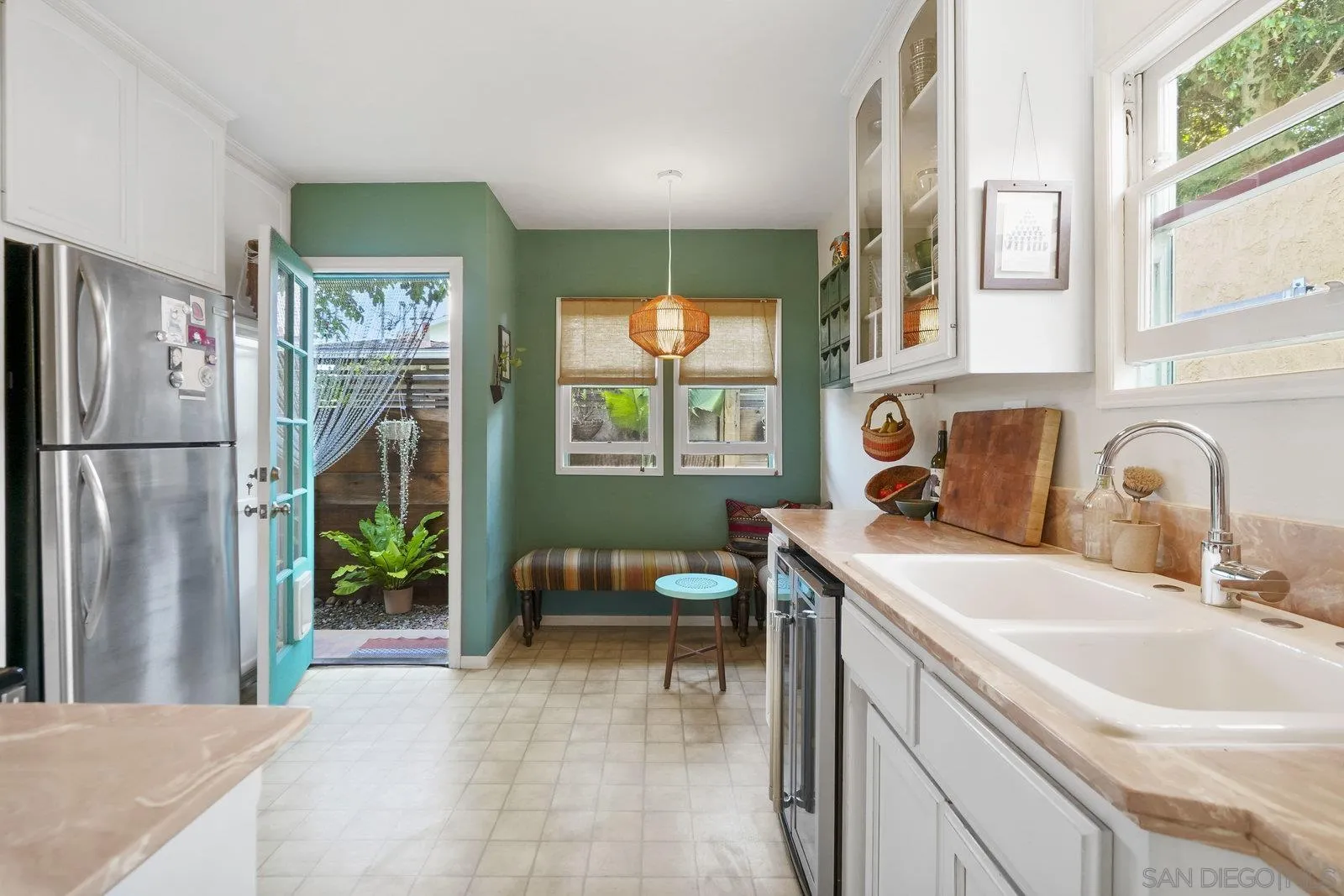 https://cdn.realtyfeed.com/cdn/127/250040972/ee67dafe40b2cbe2a6a221b8a1f53a24.webp