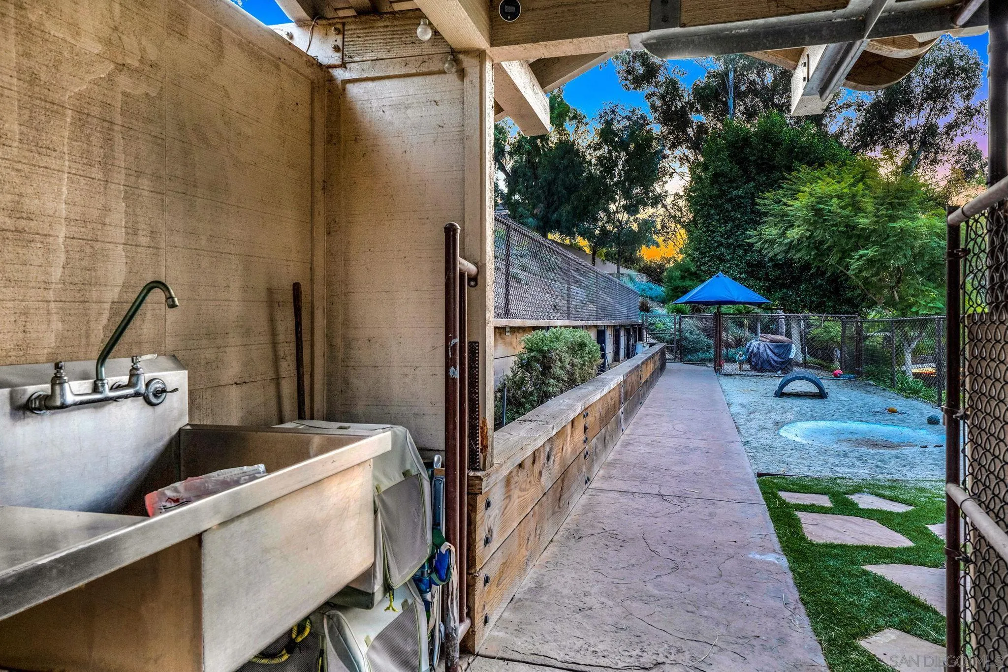 https://cdn.realtyfeed.com/cdn/127/250040974/0e3642f2215123baad22602a41ad1939.webp