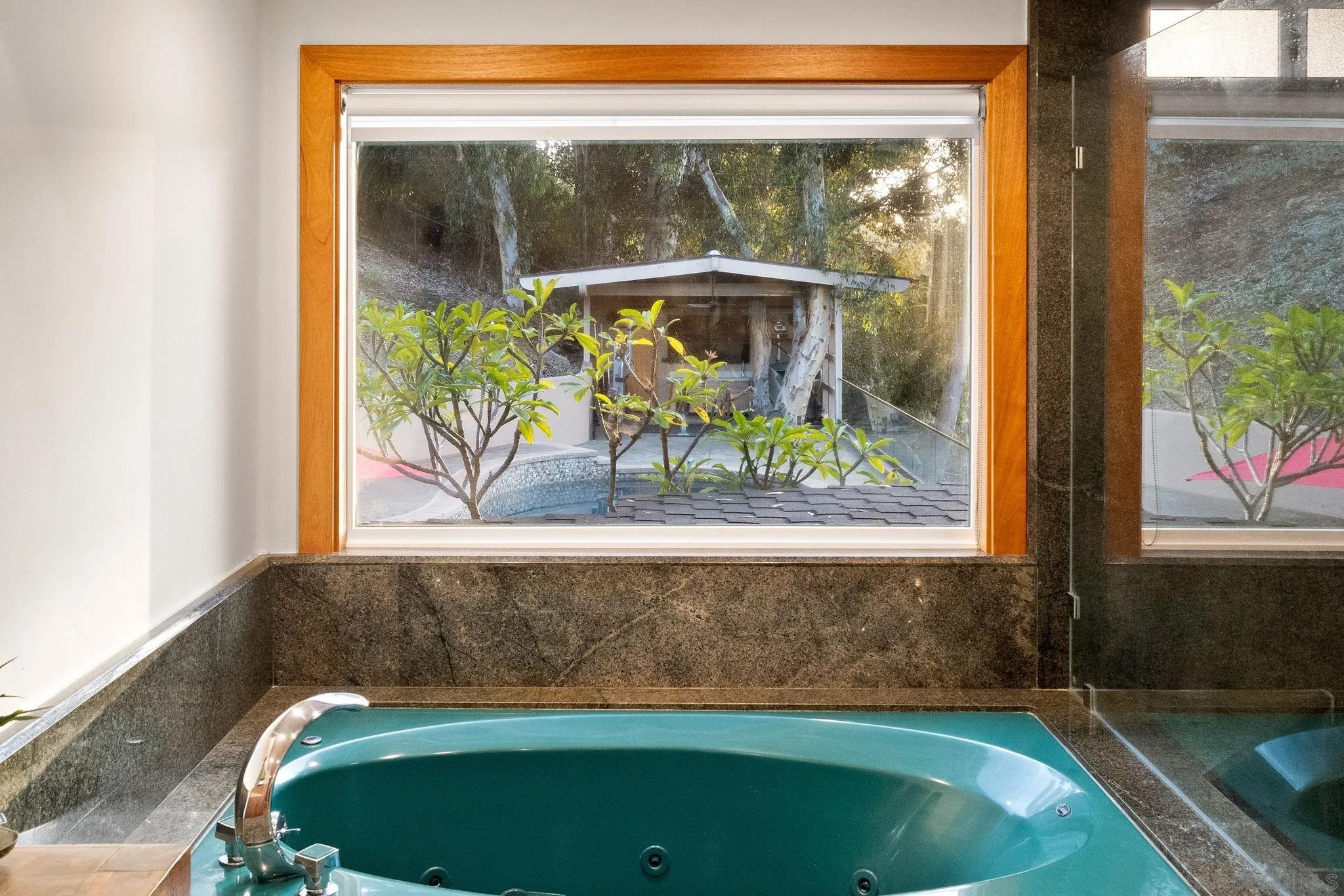 https://cdn.realtyfeed.com/cdn/127/250040974/984c57ad72e278f78015a83b814ef1cf.webp
