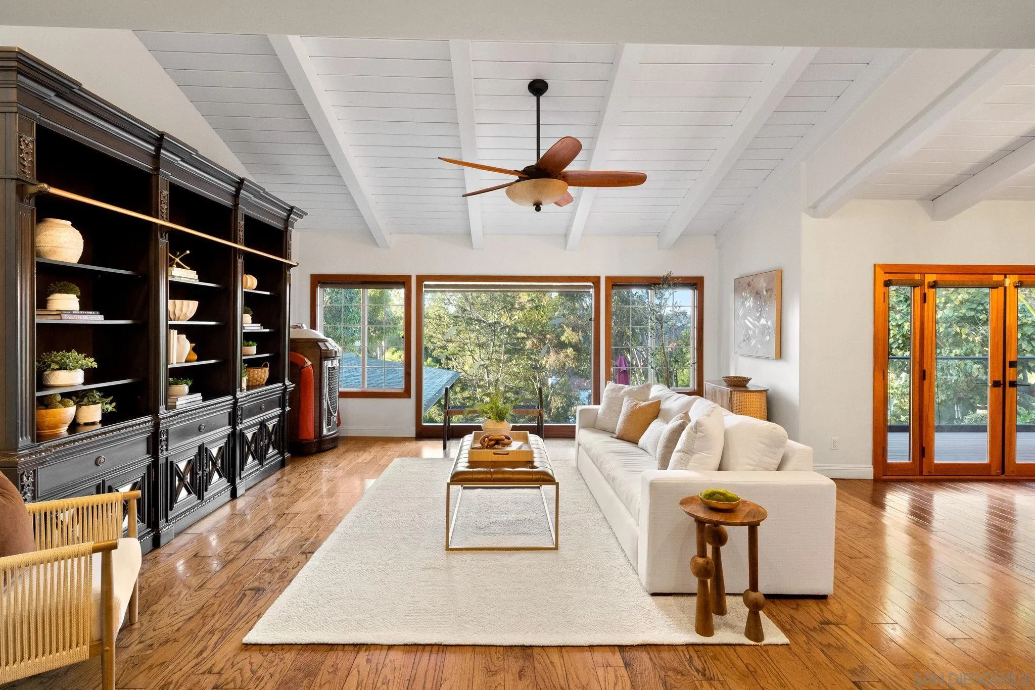 https://cdn.realtyfeed.com/cdn/127/250040974/998a1337c77898177c6bf7be98d538c8.webp