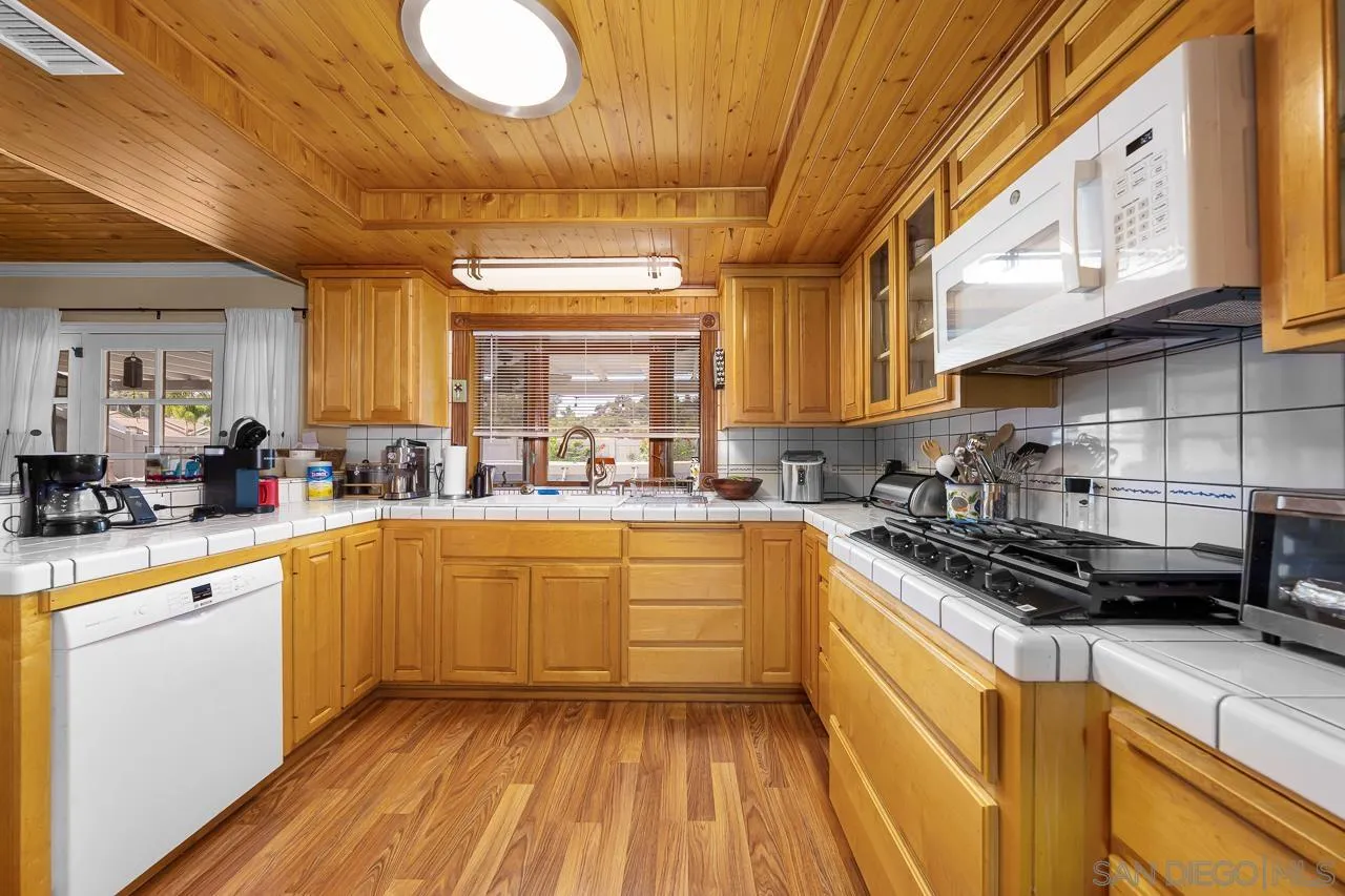 https://cdn.realtyfeed.com/cdn/127/250040978/0b9535610a717819102eaec2cba6d8f2.webp