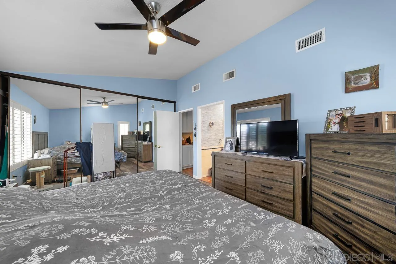 https://cdn.realtyfeed.com/cdn/127/250040978/692b2da7789aadcd2065b404693eb319.webp