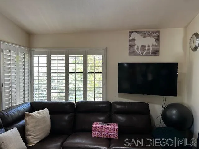 https://cdn.realtyfeed.com/cdn/127/250040978/ae6805c65d9cf171f8324cb20523f92e.webp
