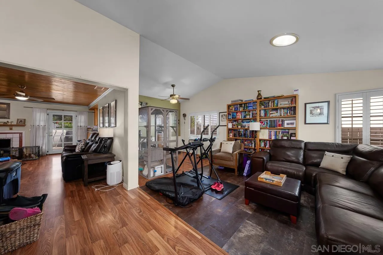 https://cdn.realtyfeed.com/cdn/127/250040978/f7b360c953b8a9e82c3744a0b4d28a2c.webp