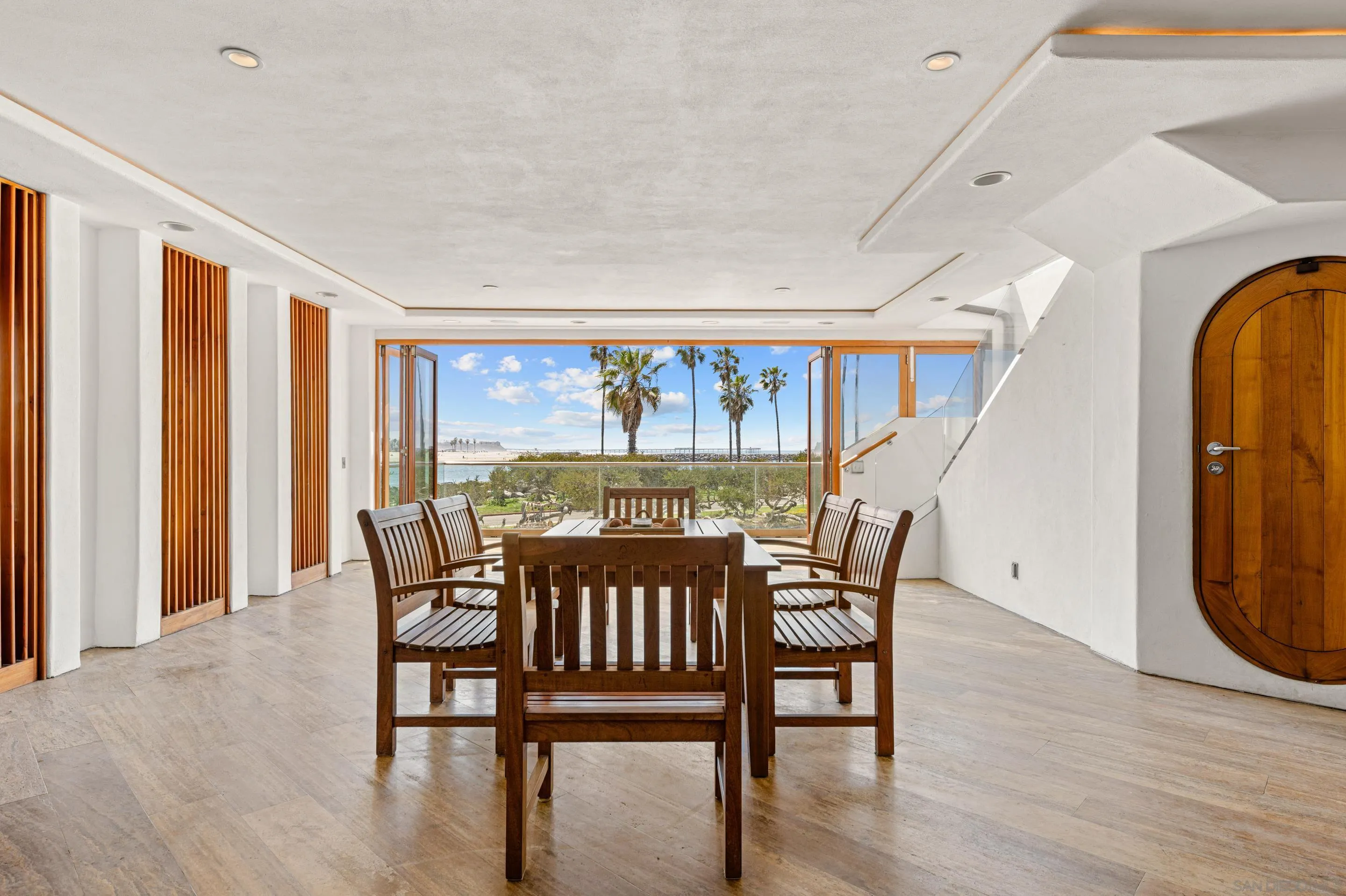 https://cdn.realtyfeed.com/cdn/127/250040981/76e9f07911cd7886904201edda82fa3f.webp