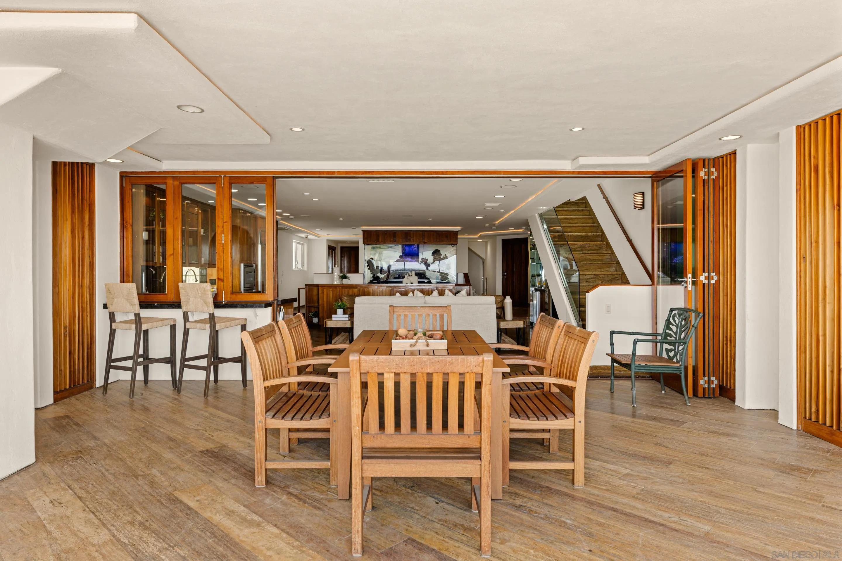 https://cdn.realtyfeed.com/cdn/127/250040981/9d916da750f4bb2bfb00eb82a81824f4.webp
