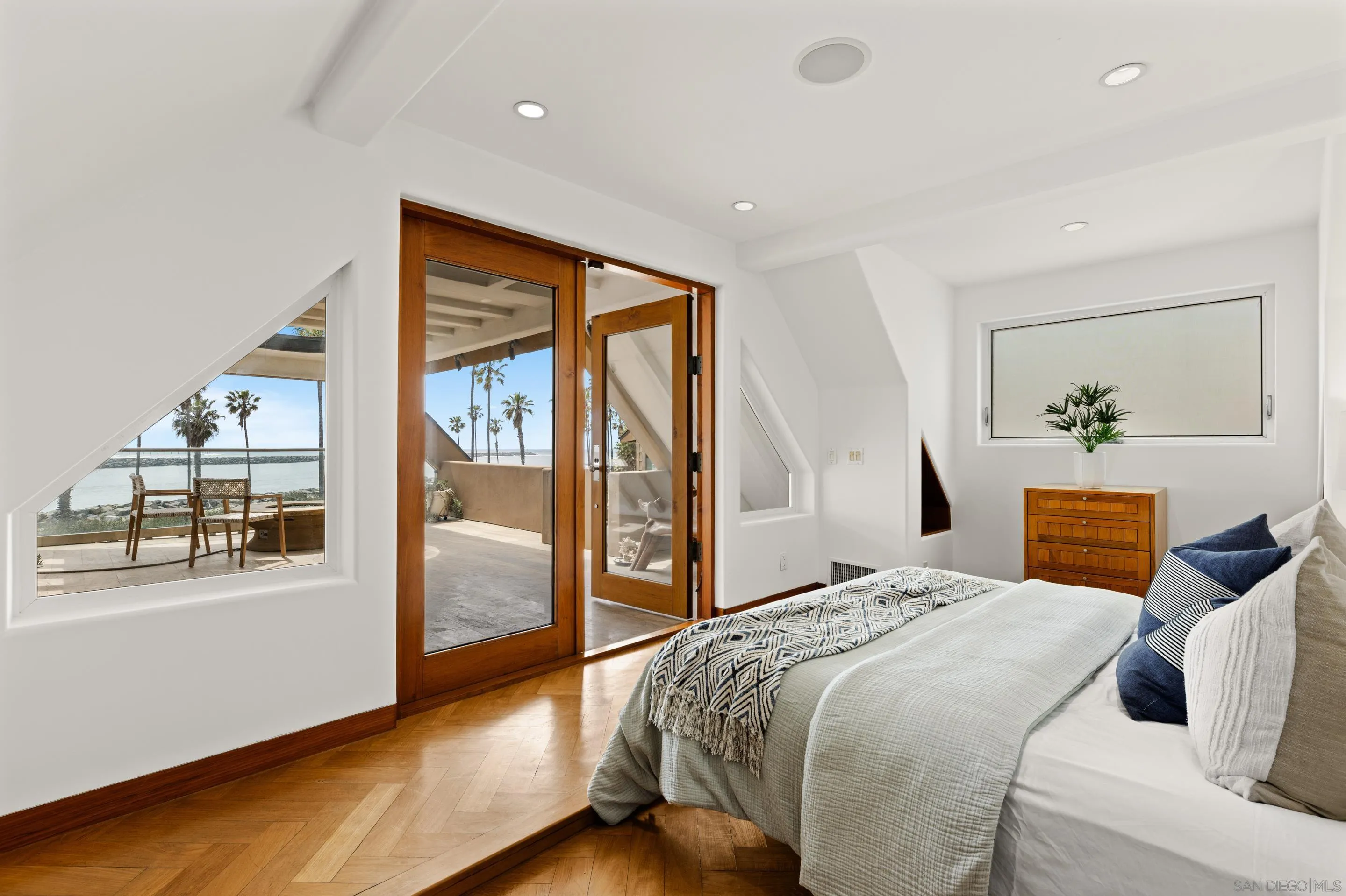 https://cdn.realtyfeed.com/cdn/127/250040981/e6f538777711048277af1e6c3930494b.webp