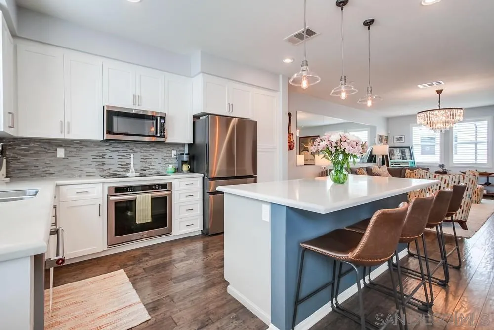 https://cdn.realtyfeed.com/cdn/127/250040982/5f91e1bf20053b94499d28800e27b72e.webp