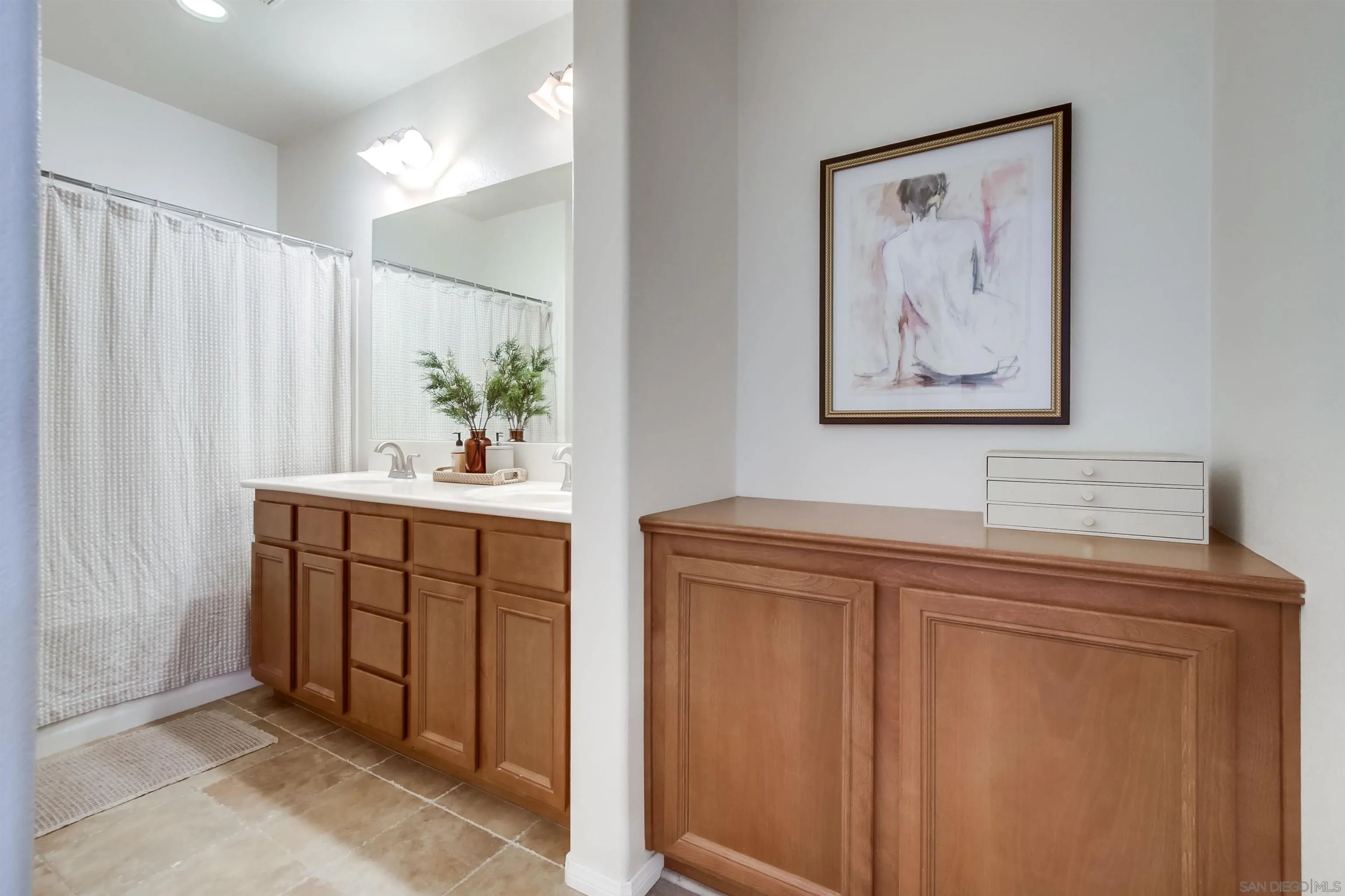 https://cdn.realtyfeed.com/cdn/127/250040984/7e7ca0ff4462357fc99a6207517dd62a.webp