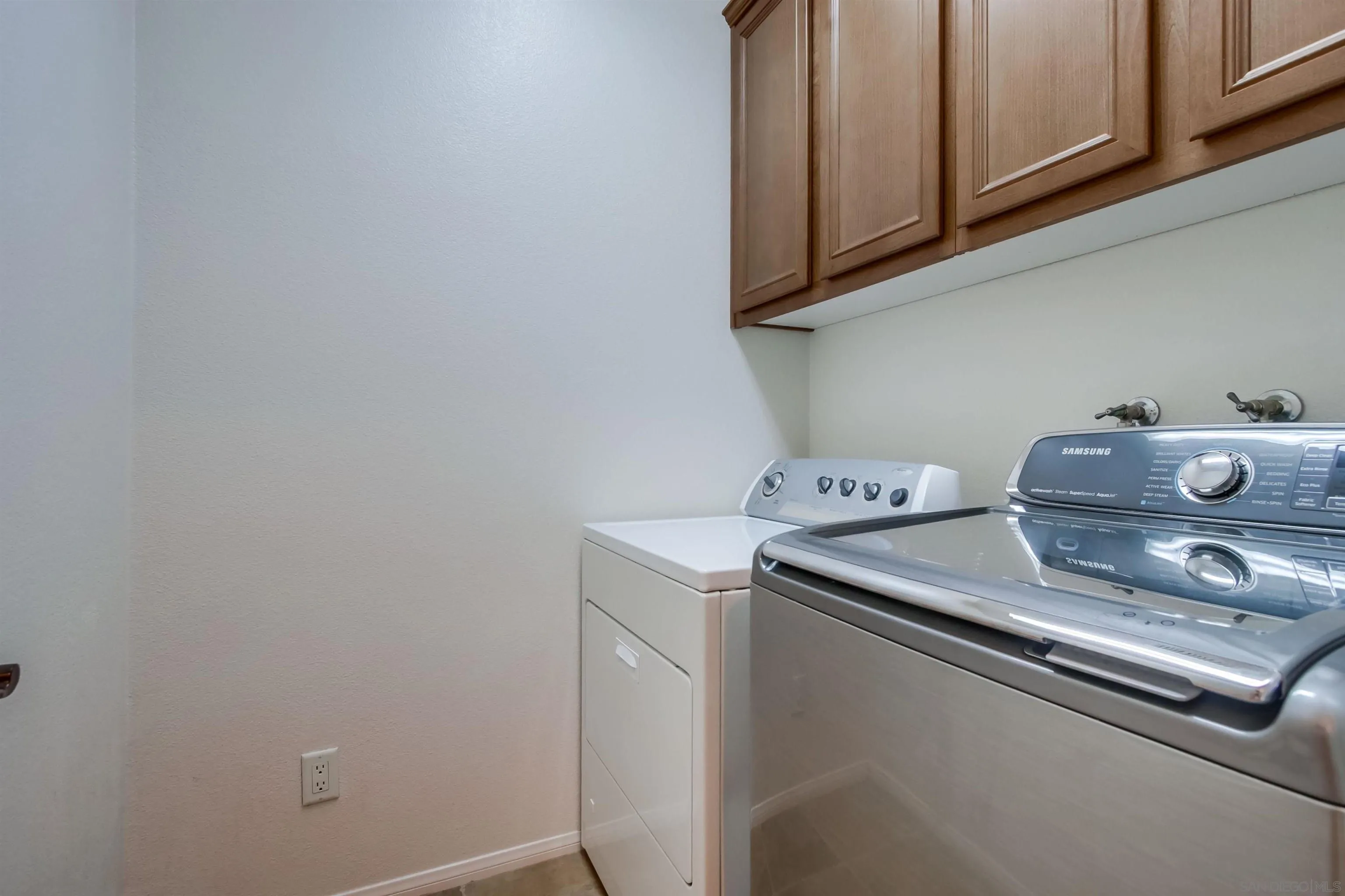 https://cdn.realtyfeed.com/cdn/127/250040984/a38d2443468f5d08ebd64797dec04b5b.webp