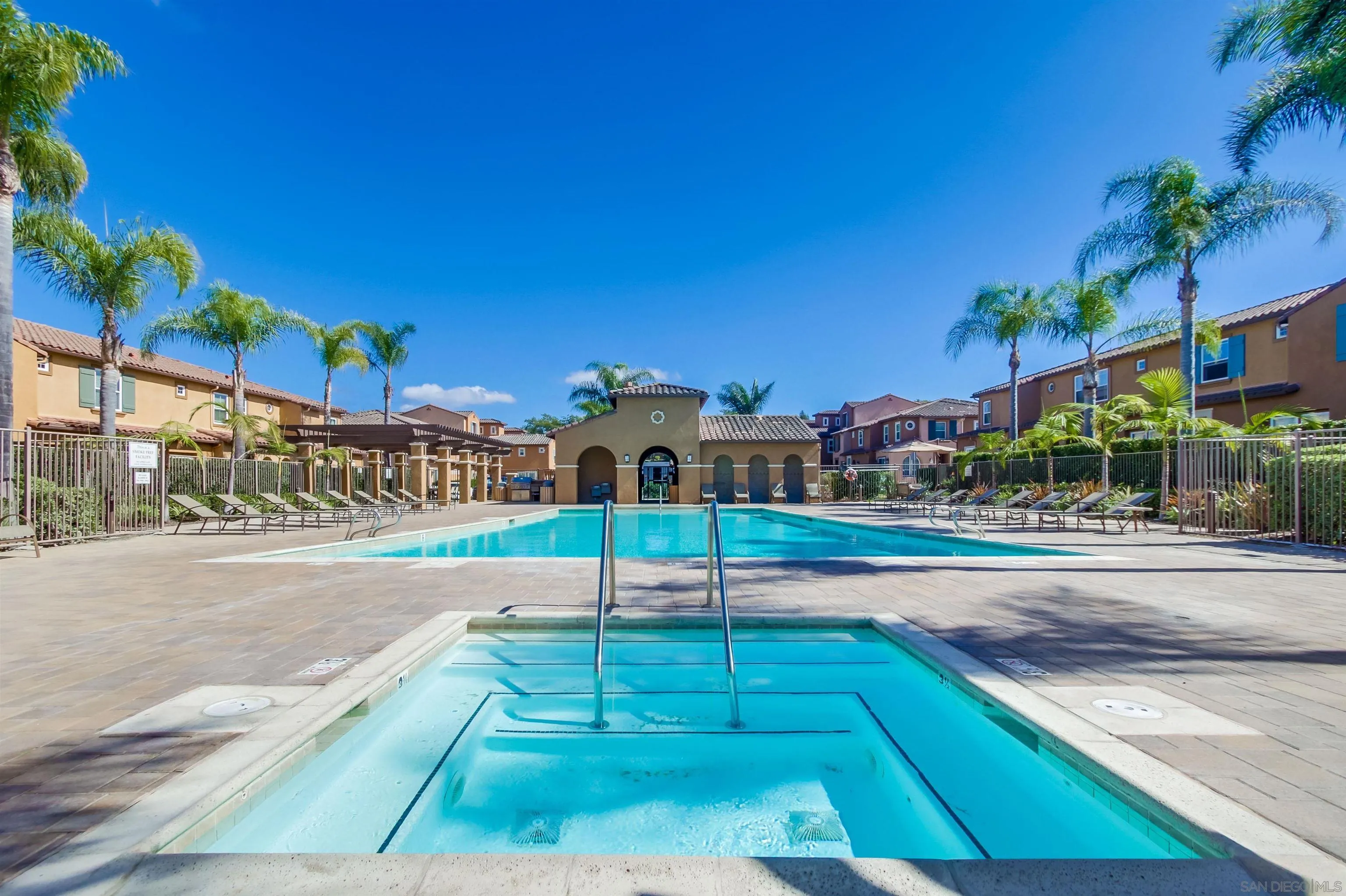 https://cdn.realtyfeed.com/cdn/127/250040984/c7aa7d789a44a10f2eb6ec862c30e9a8.webp