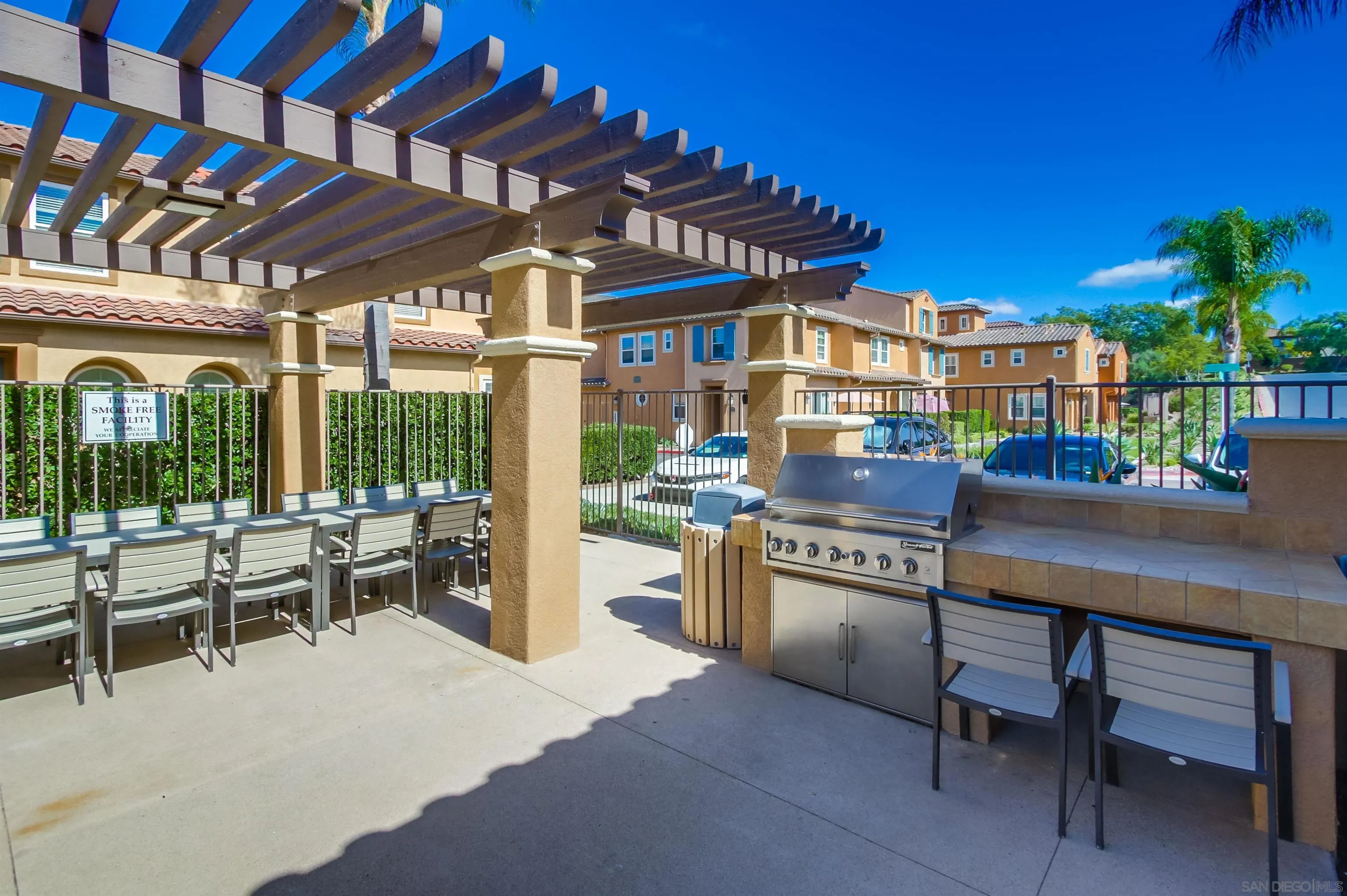 https://cdn.realtyfeed.com/cdn/127/250040984/cb5d54103ff864c0f618d33c1fddf713.webp