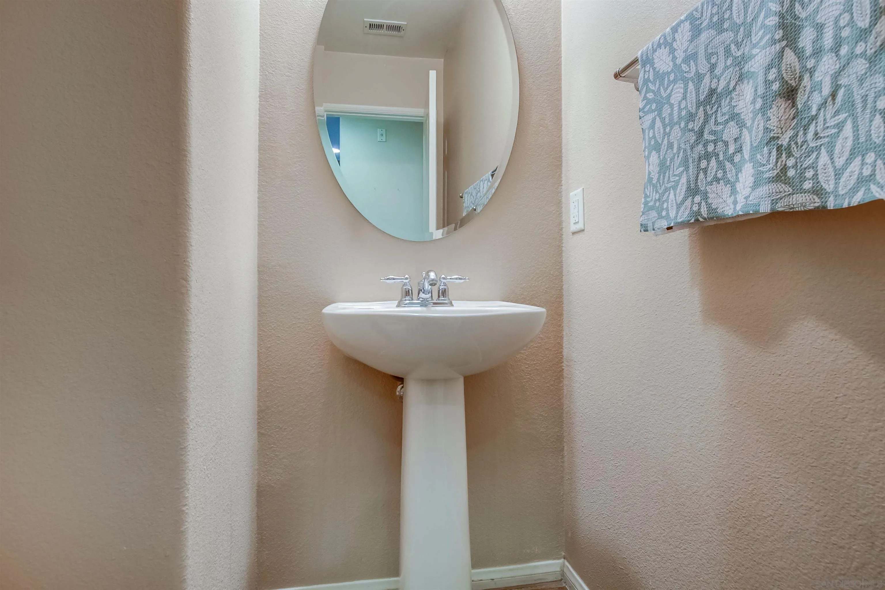 https://cdn.realtyfeed.com/cdn/127/250040984/e43826b2517cef3fdfa1bbd867def920.webp