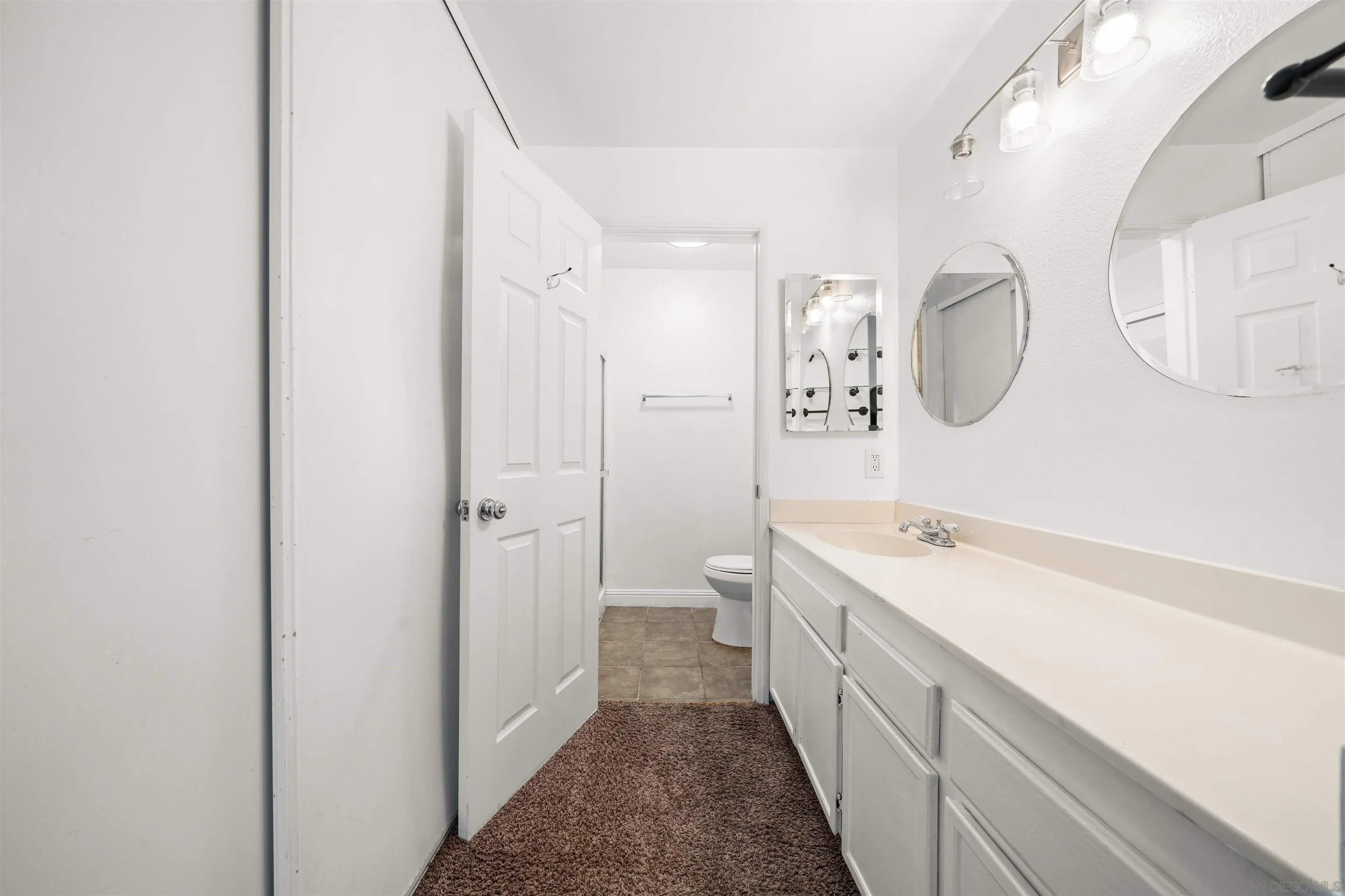 https://cdn.realtyfeed.com/cdn/127/250040986/ab08691fedc746a17c20220863597ca5.webp