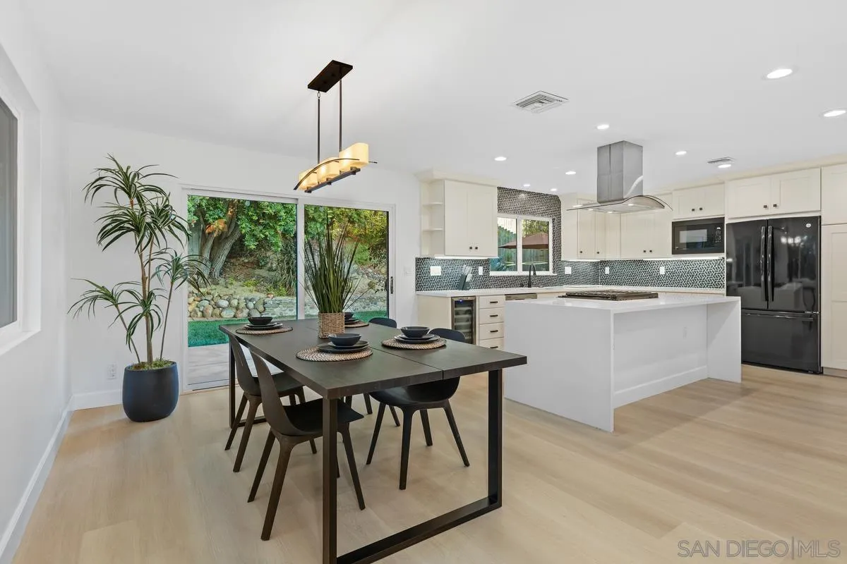https://cdn.realtyfeed.com/cdn/127/250040990/382c09b60dc9f48a8defc36bc45d93d1.webp