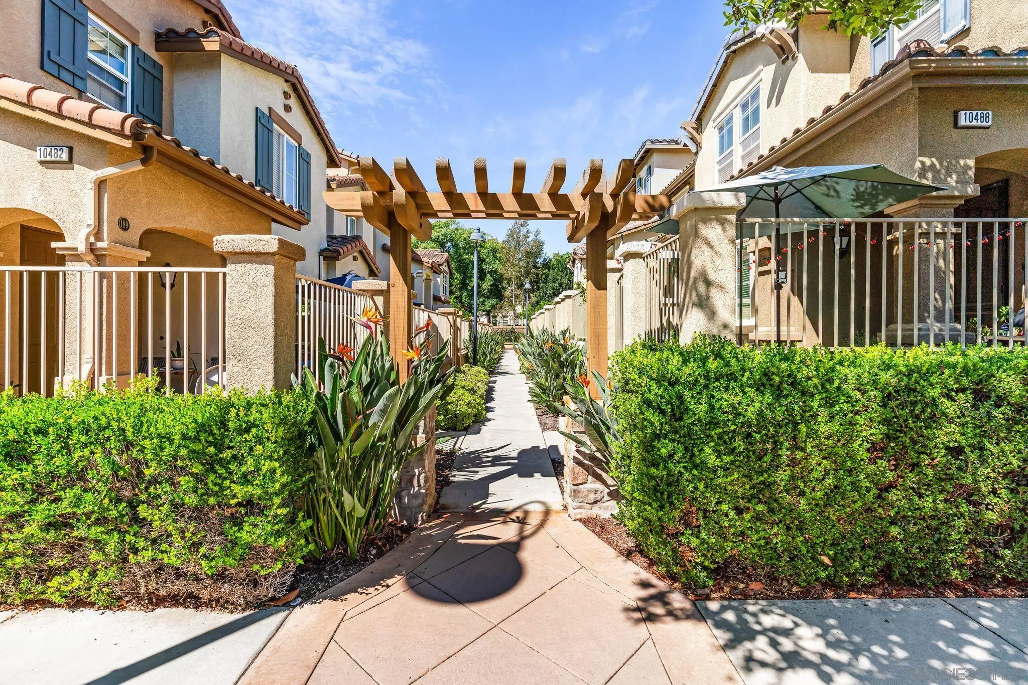 Photo #2: 250040992 Listing 