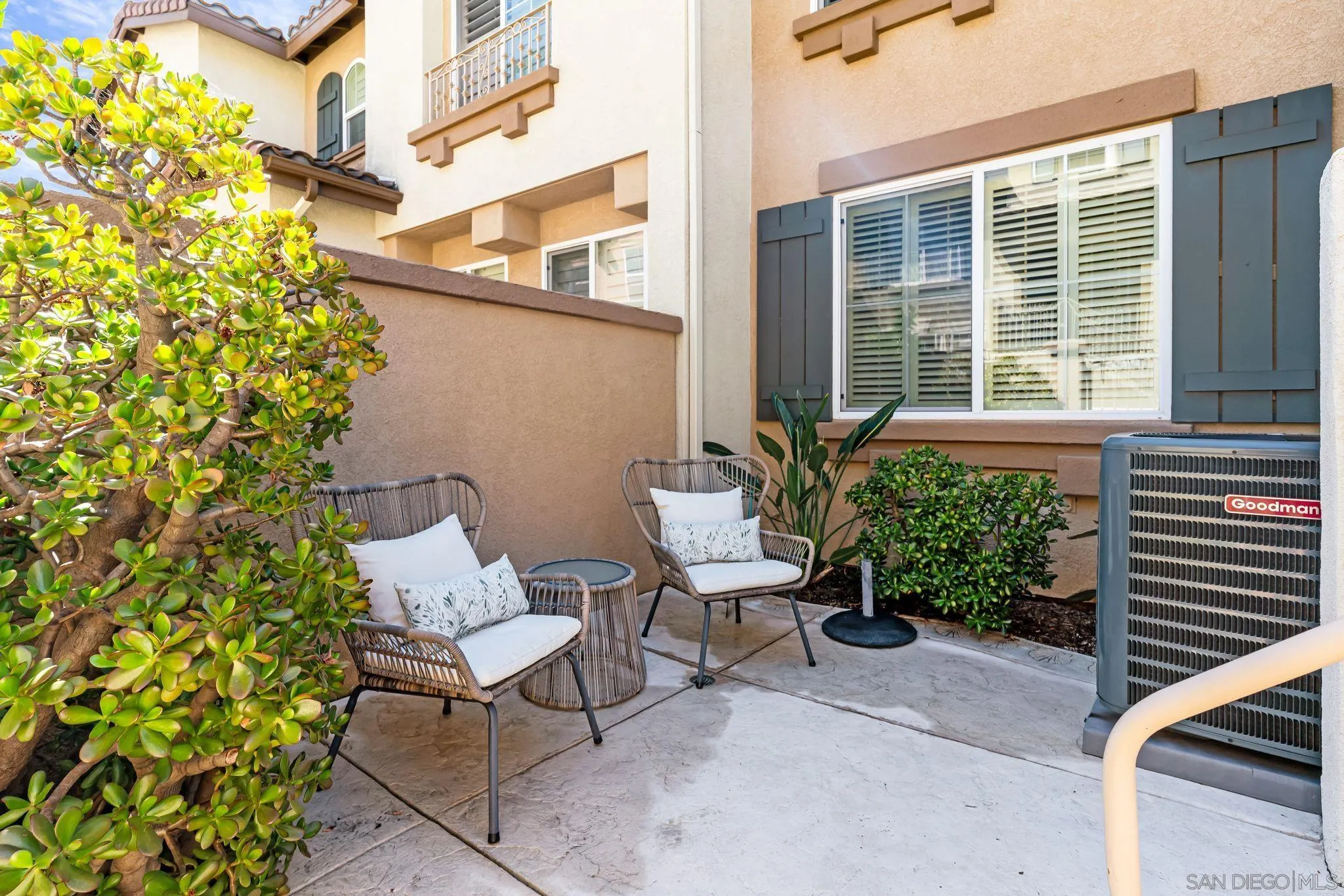 Photo #3: 250040992 Listing 