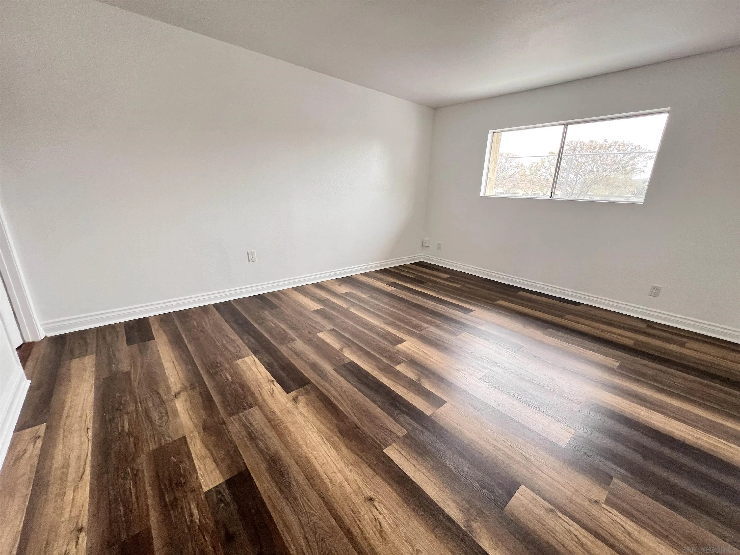 Photo #10: 250040993 Listing: Photo #10