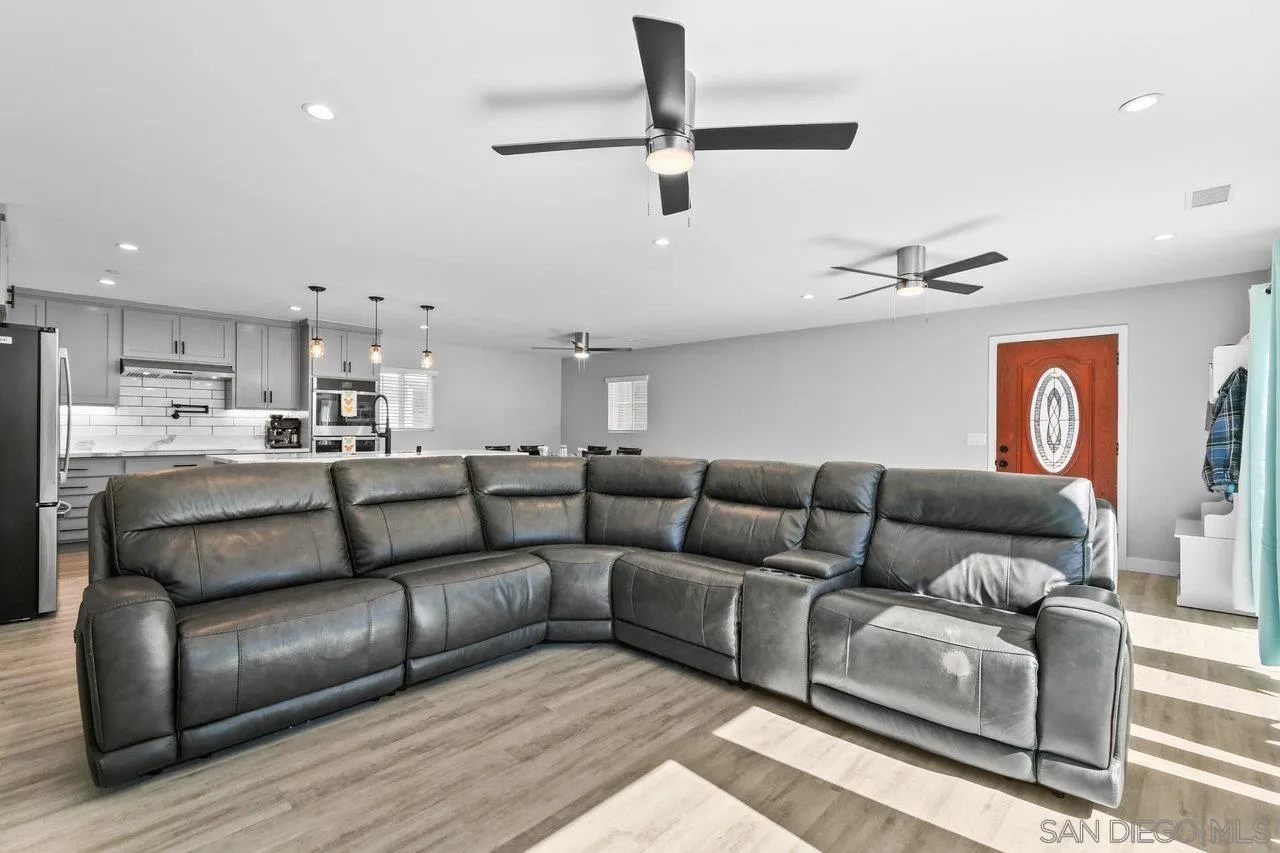 https://cdn.realtyfeed.com/cdn/127/250040994/19e9ff66ec109a54ed1117f05527b98c.webp