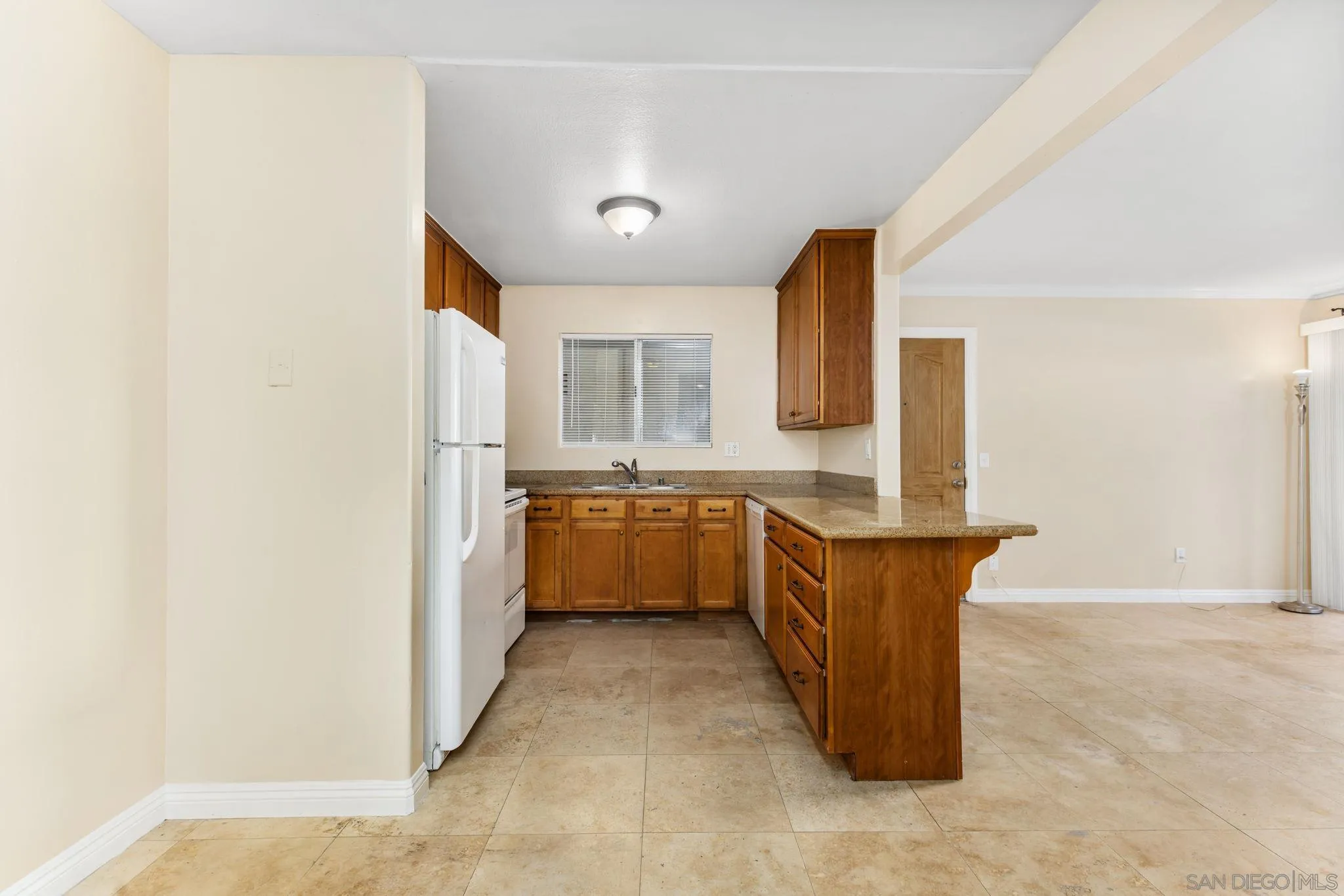 Photo #5: 250040996 Listing: Photo #5