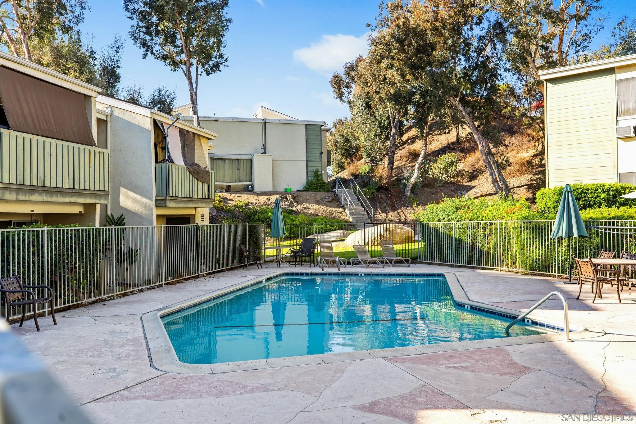 Photo #15: 250040996 Listing: Photo #15