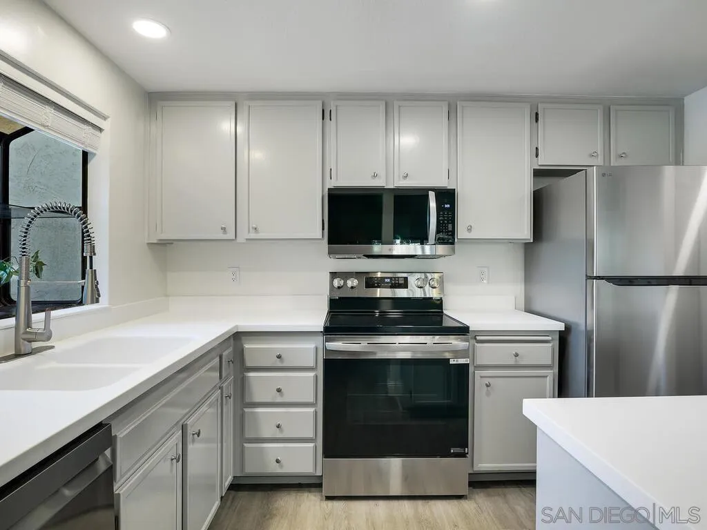 https://cdn.realtyfeed.com/cdn/127/250040997/bca2be14b3ff807d6ef395399ad4de3f.webp