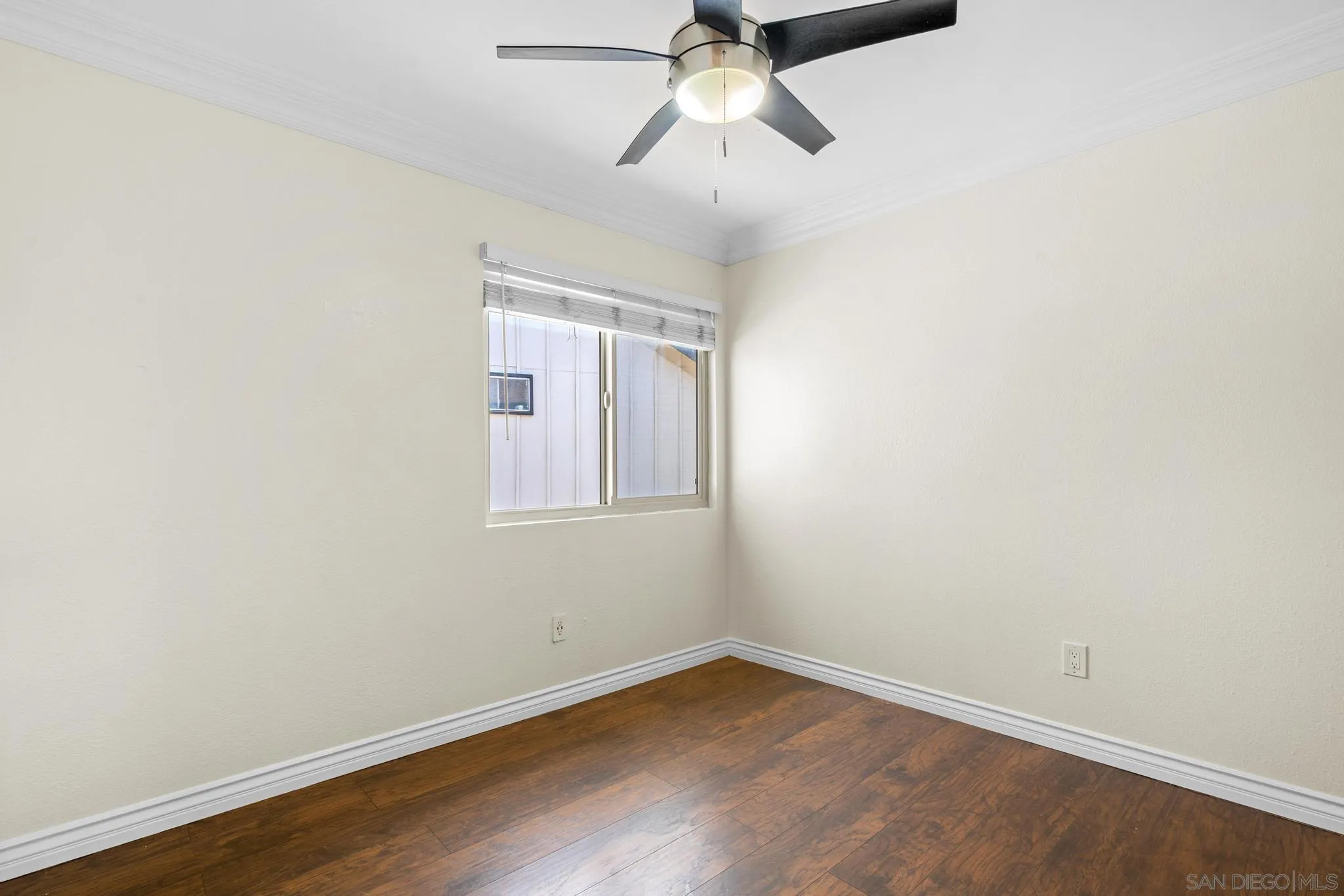 https://cdn.realtyfeed.com/cdn/127/250040999/54c7e7eb4fd8c38dfec01f8b79f2f0a3.webp