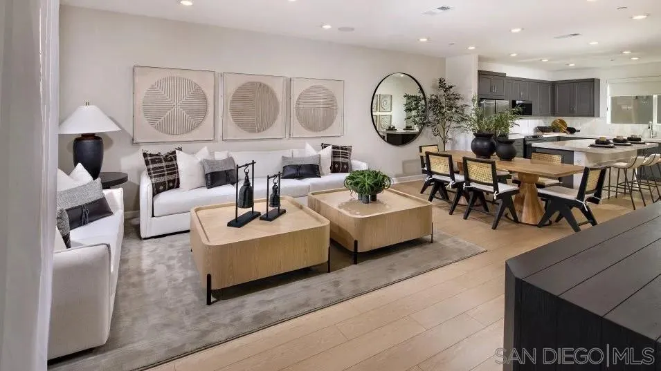 Photo #5: 250041000 Listing 