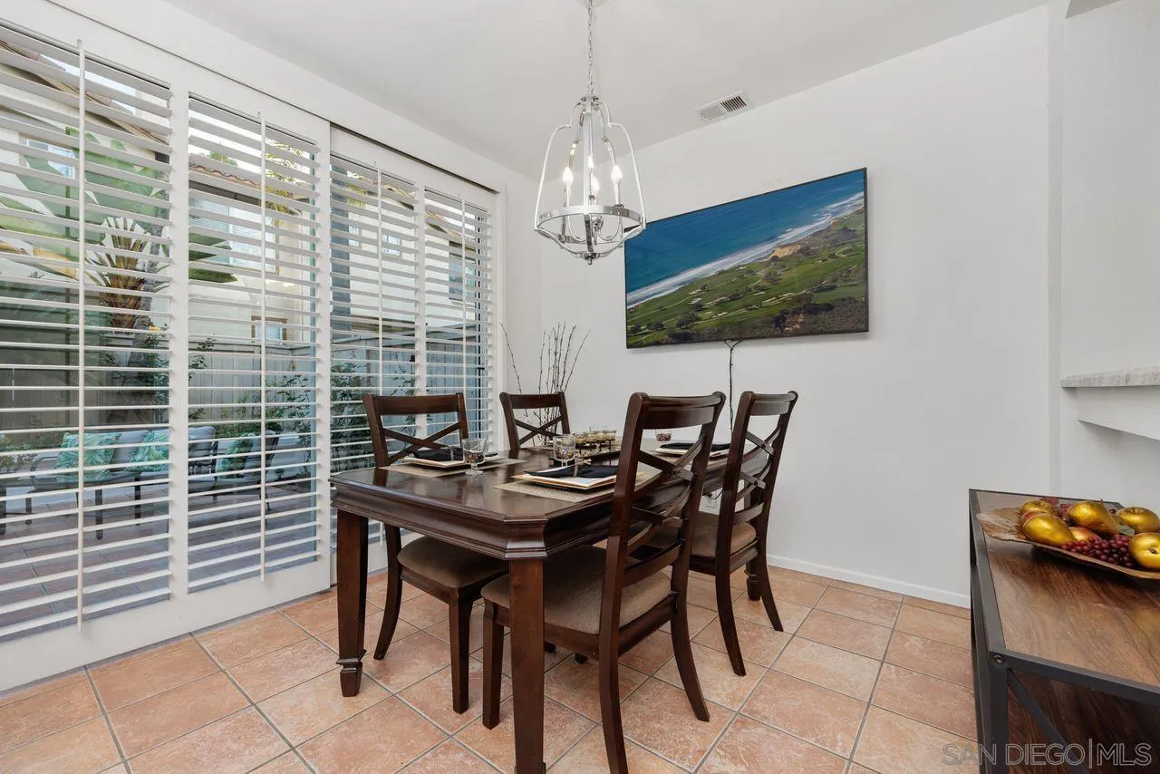 https://cdn.realtyfeed.com/cdn/127/250041002/10bc1d85bf4f759e58247e603f62d358.webp