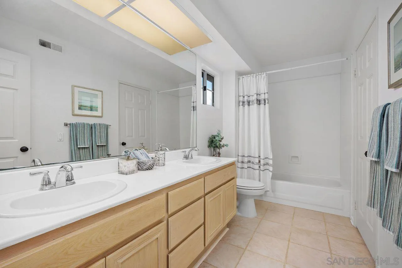 https://cdn.realtyfeed.com/cdn/127/250041002/4ec0127eece6f2200c87e4b4a679e43e.webp