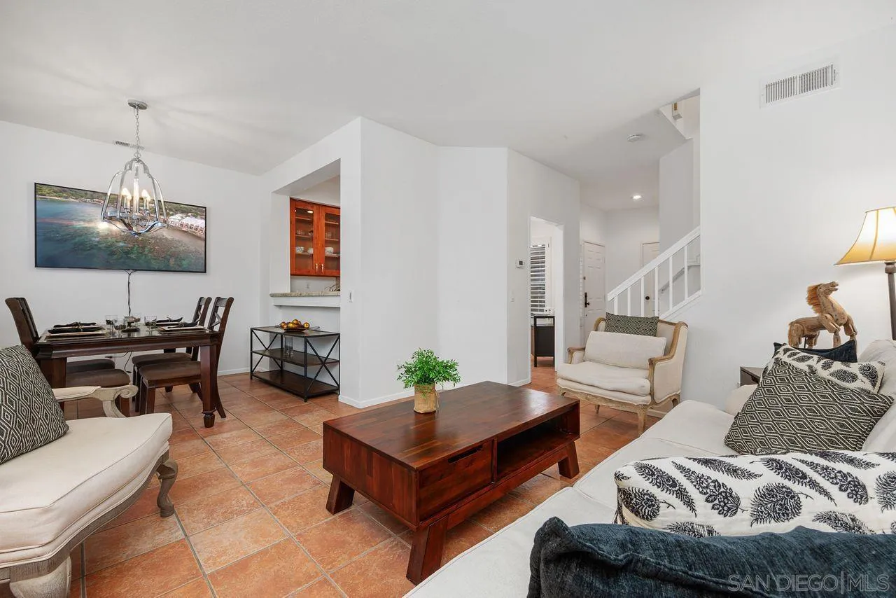 https://cdn.realtyfeed.com/cdn/127/250041002/52d2d75b459c2816cc17bfbcba022e5e.webp