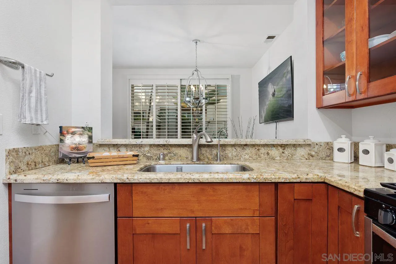 https://cdn.realtyfeed.com/cdn/127/250041002/df0a50369f7e9e94e731f5597183f9b4.webp